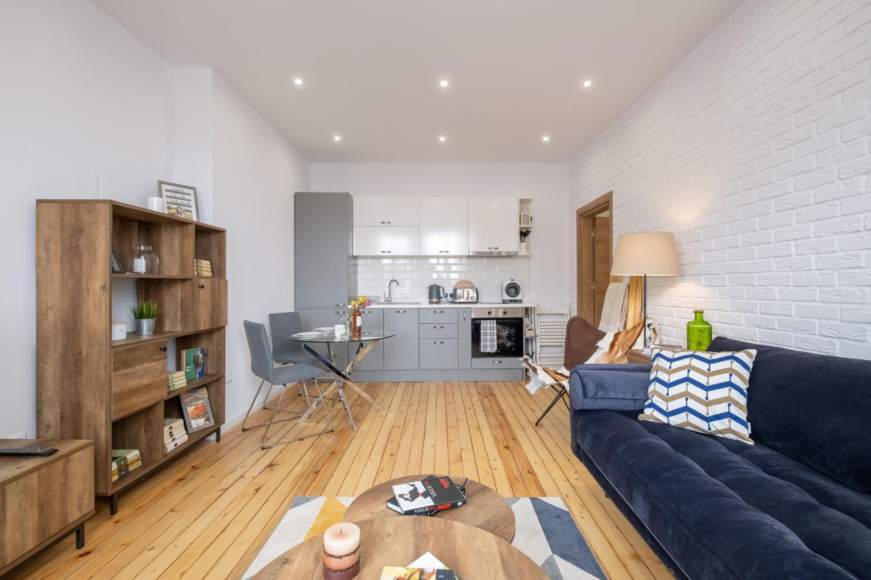 Stylish Gem 2BR Apartment with AC