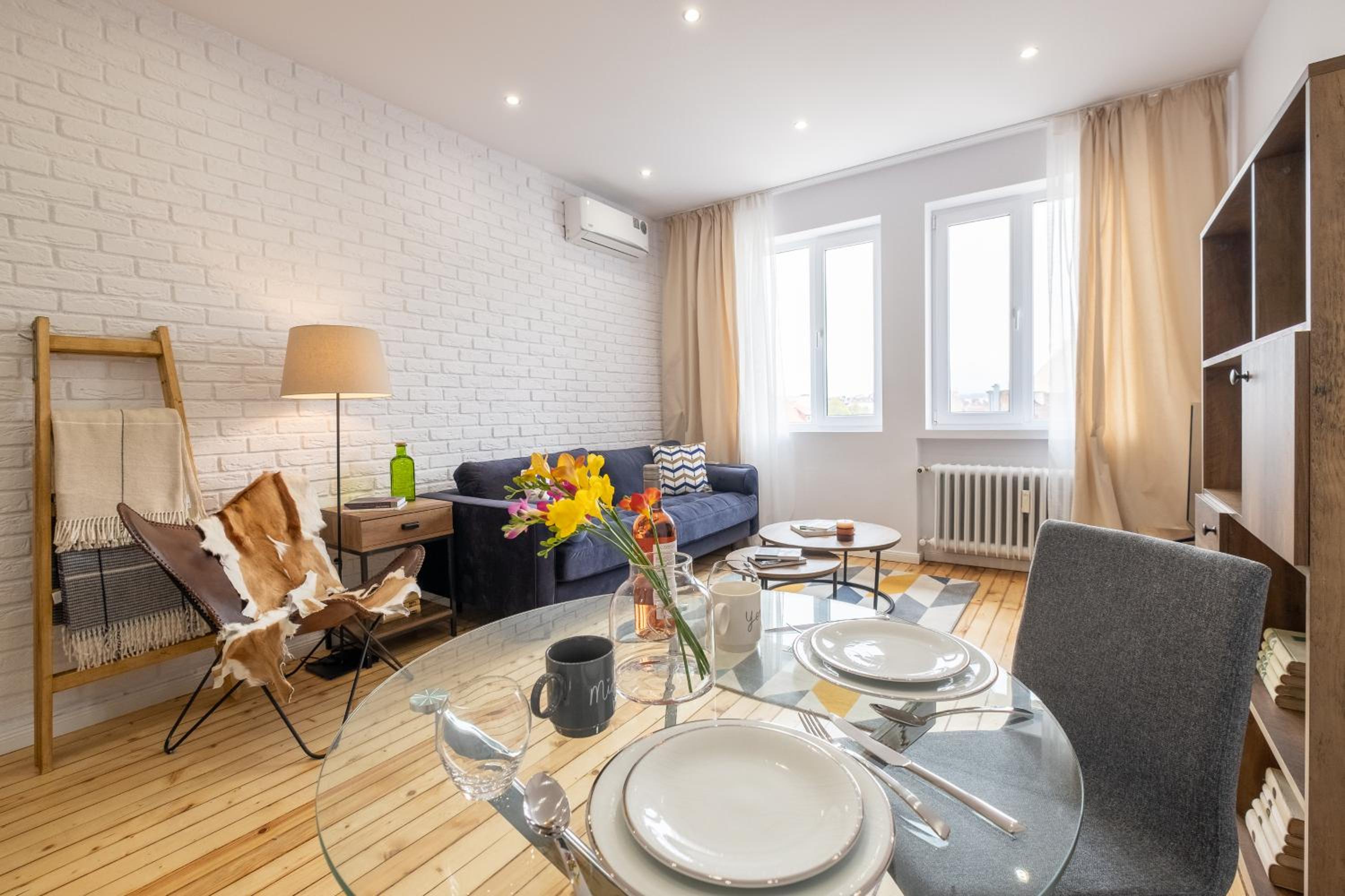Stylish Gem 2BR Apartment with AC