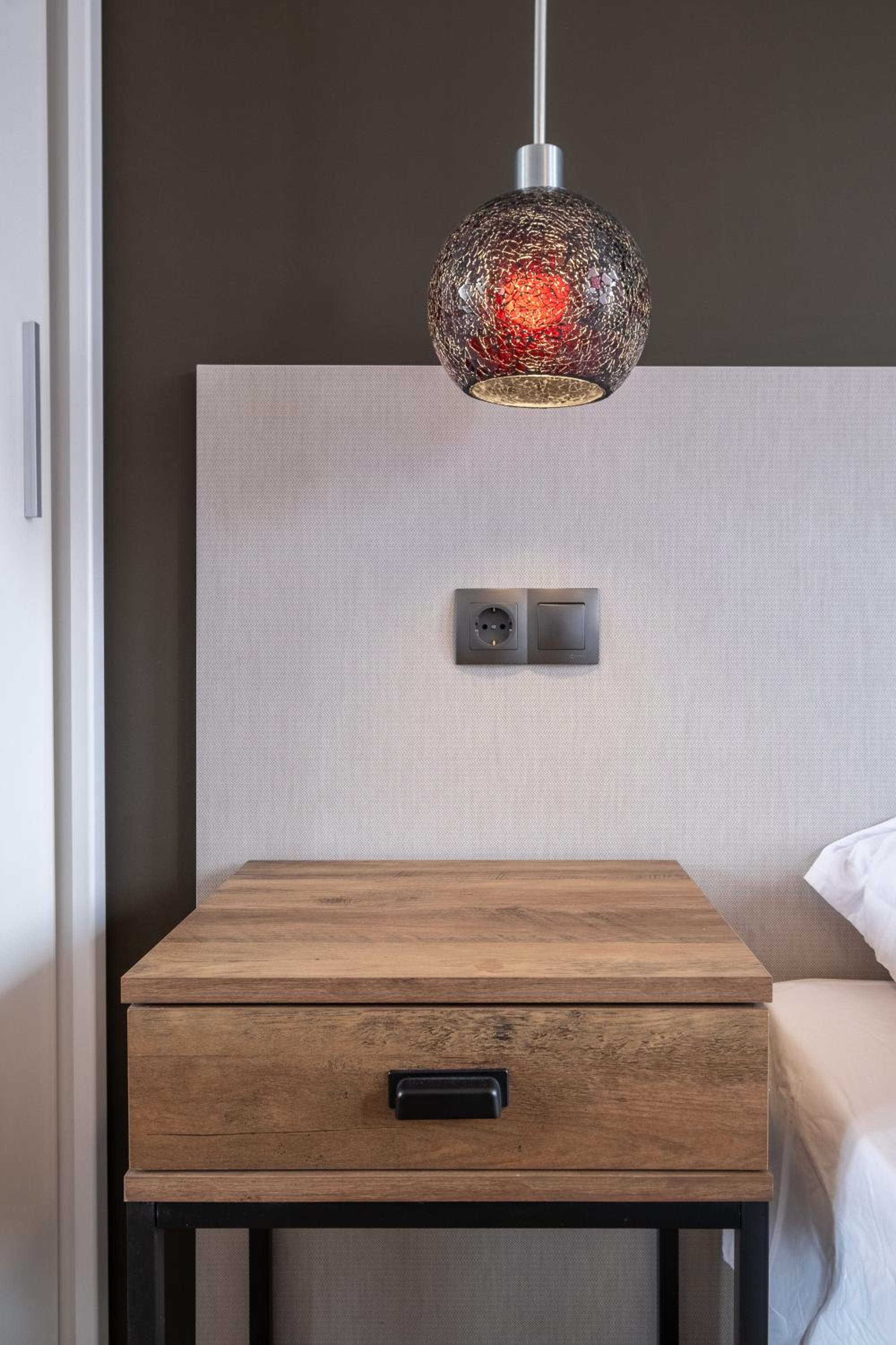 Stylish Gem 2BR Apartment with AC