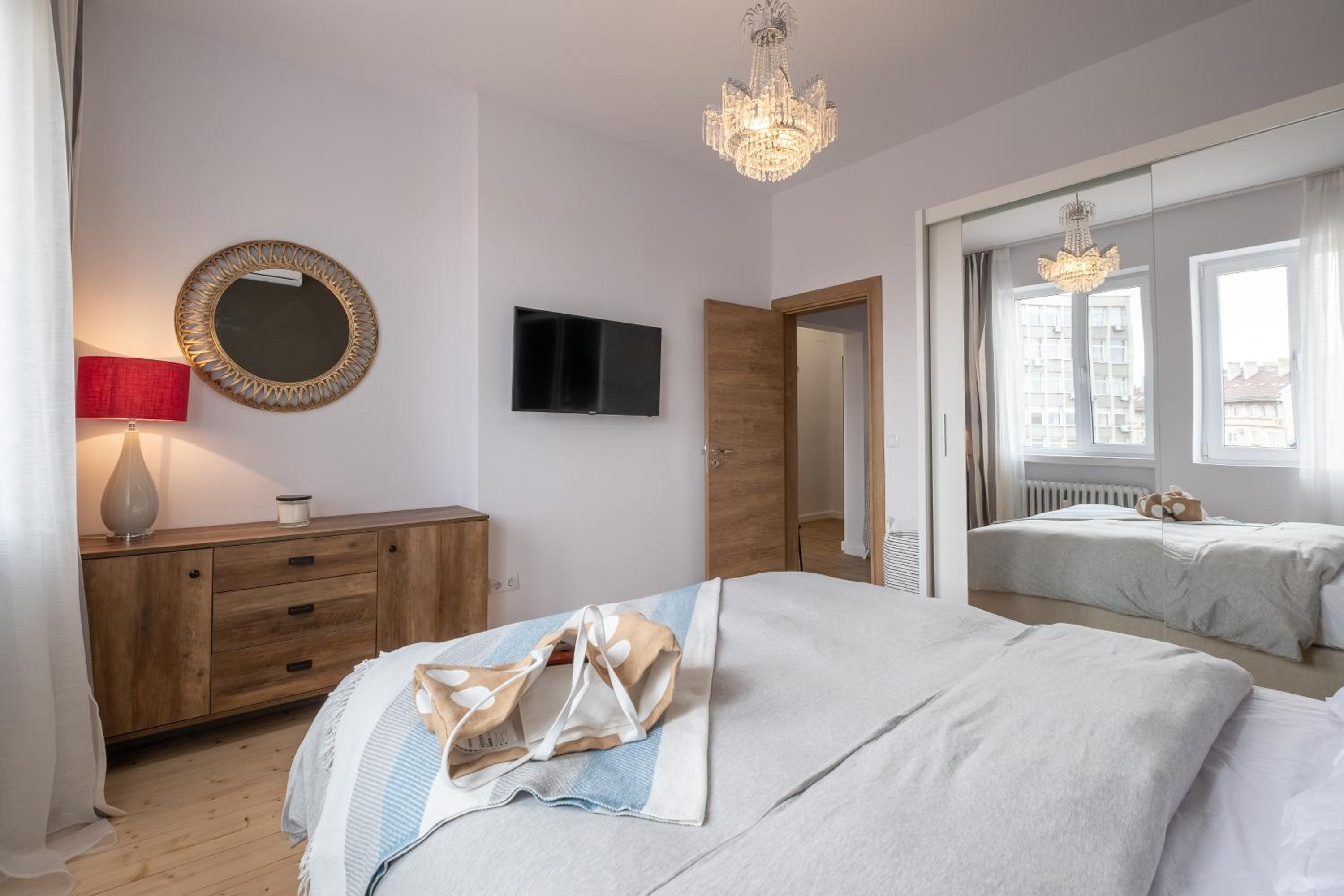 Stylish Gem 2BR Apartment with AC