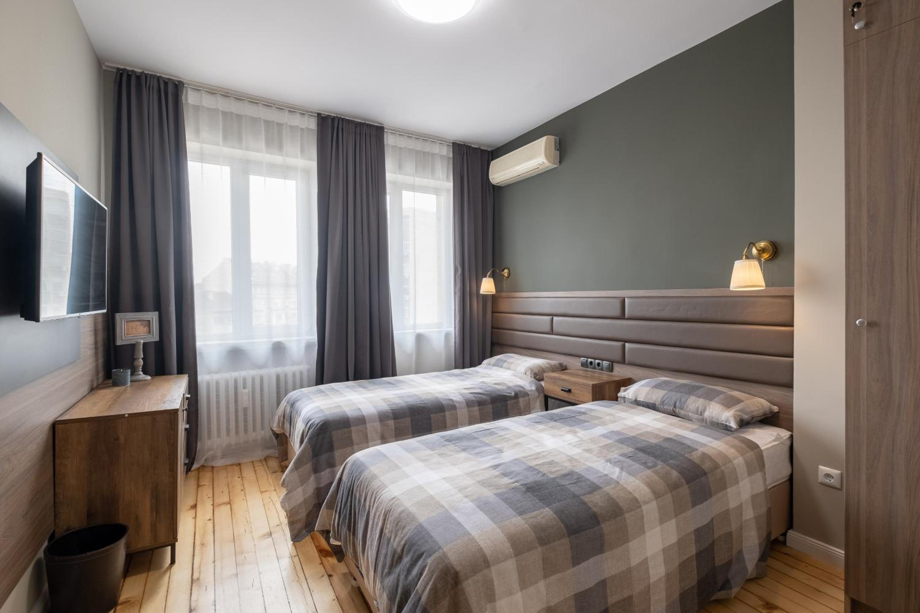 Stylish Gem 2BR Apartment with AC