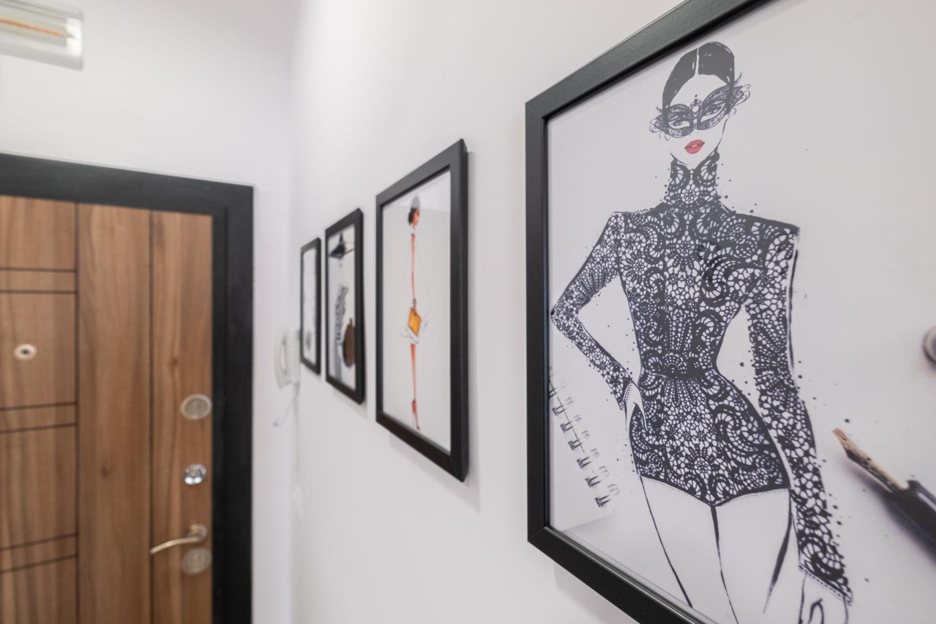 Stylish Gem 2BR Apartment with AC