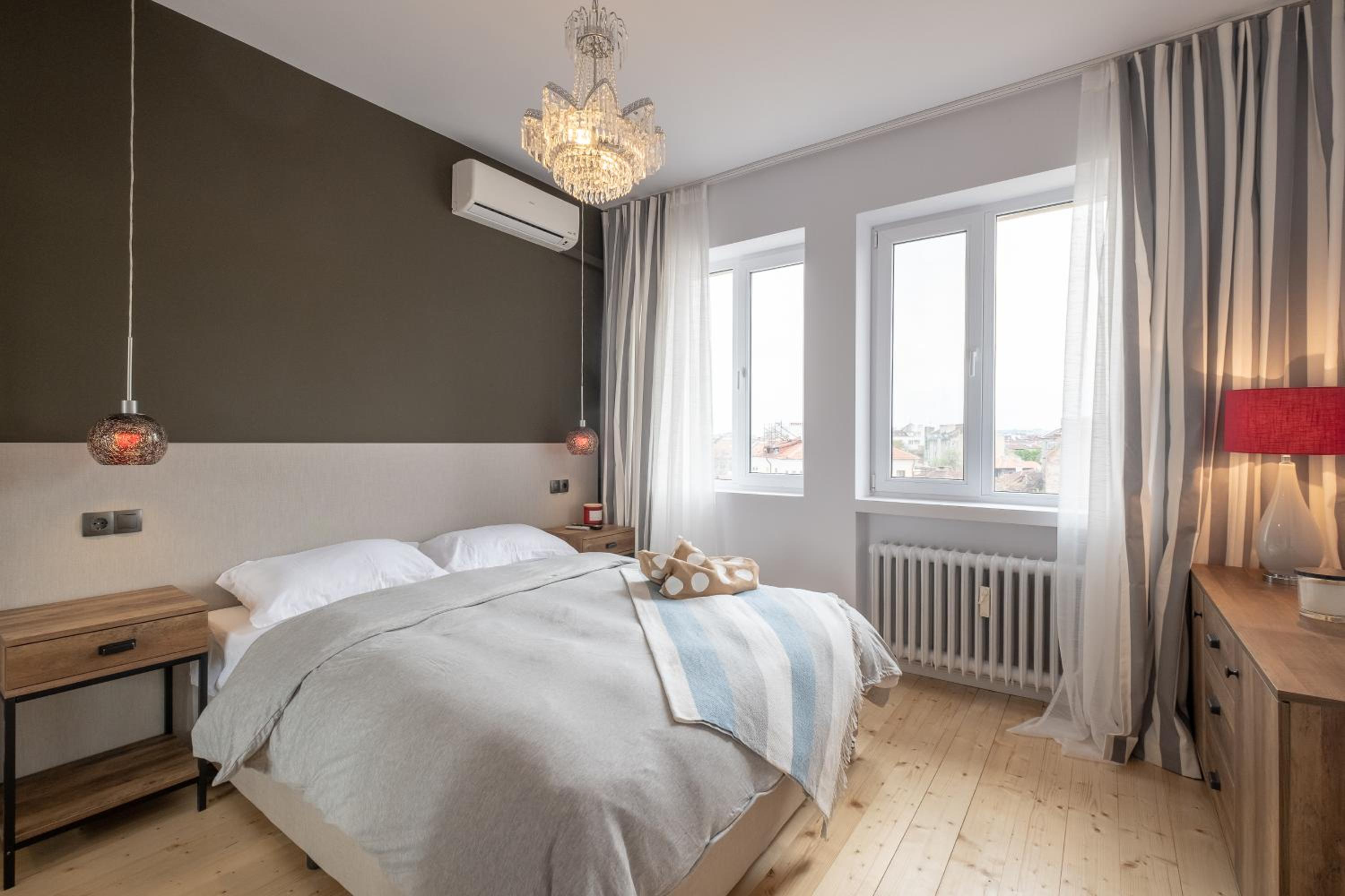 Stylish Gem 2BR Apartment with AC