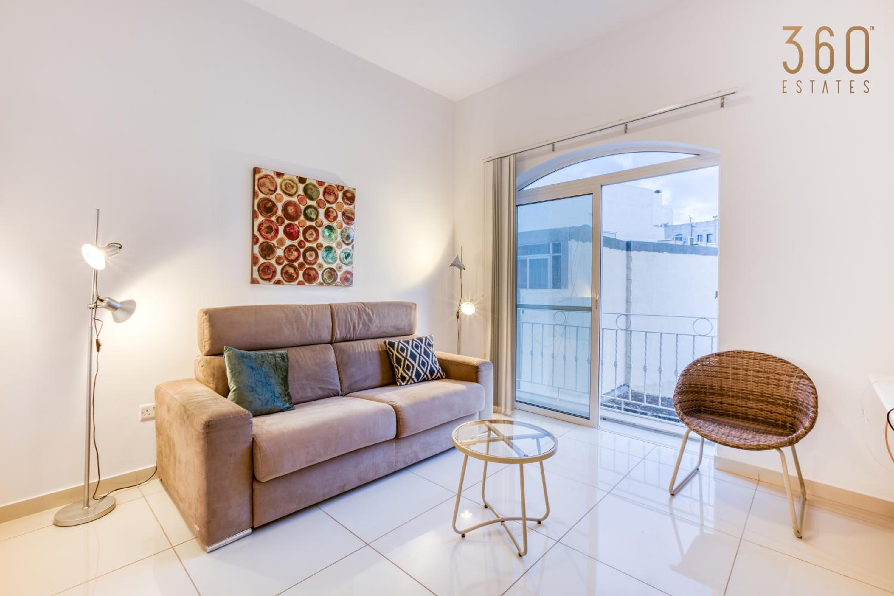 A fully equipped 3BR home with lovely views & WIFI photo 4