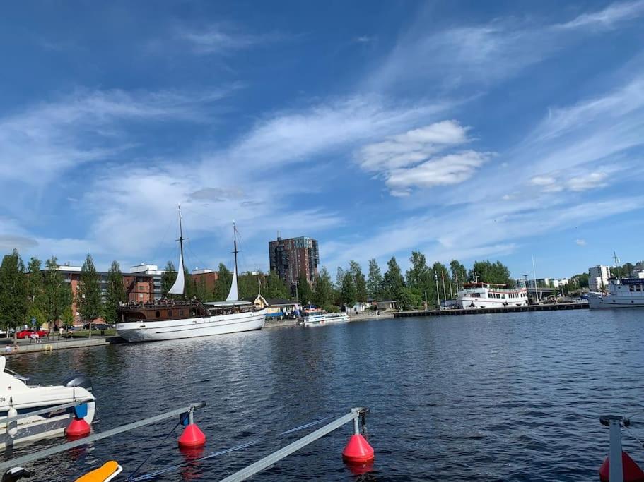 Yhden makuuhuoneen huoneisto Satamassa sauna ja iso parveke