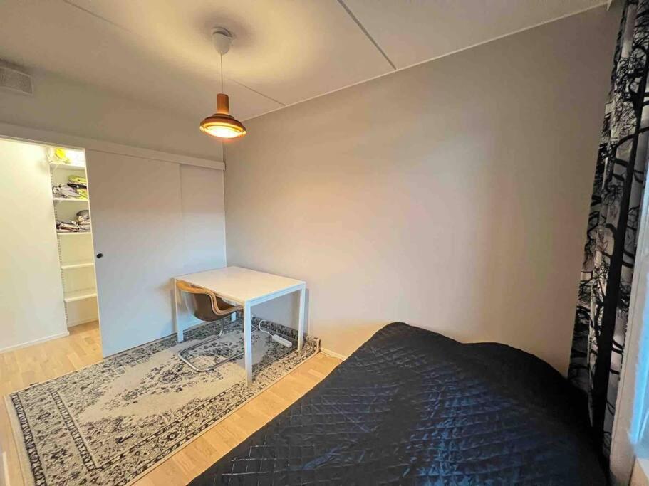 Yhden makuuhuoneen huoneisto Satamassa sauna ja iso parveke
