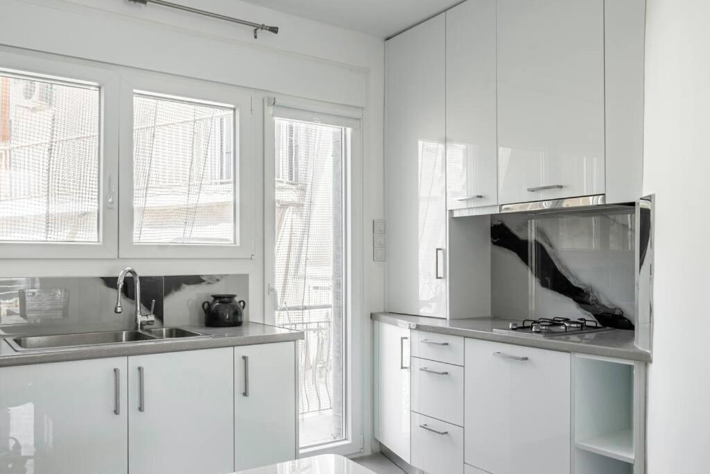 Modern Apartment in Athens, Petralona photo 5