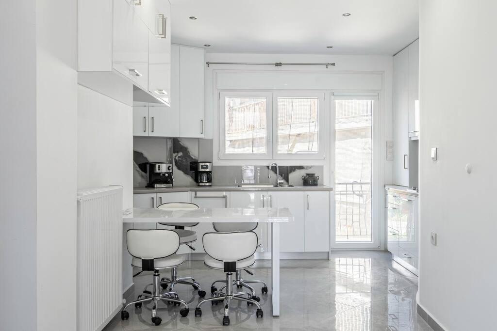 Modern Apartment in Athens, Petralona