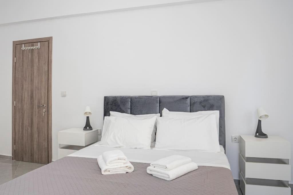 Modern Apartment in Athens, Petralona
