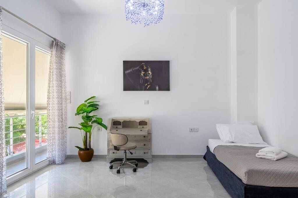 Modern Apartment in Athens, Petralona
