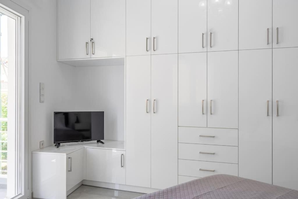 Modern Apartment in Athens, Petralona