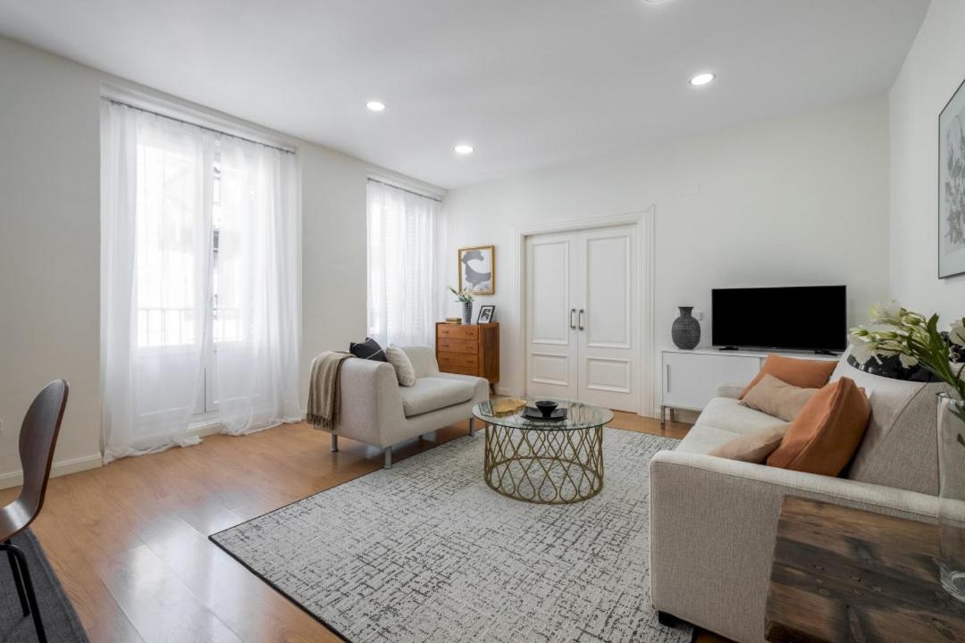 Cozy and bright- 1BED 1BATH- City center view 5