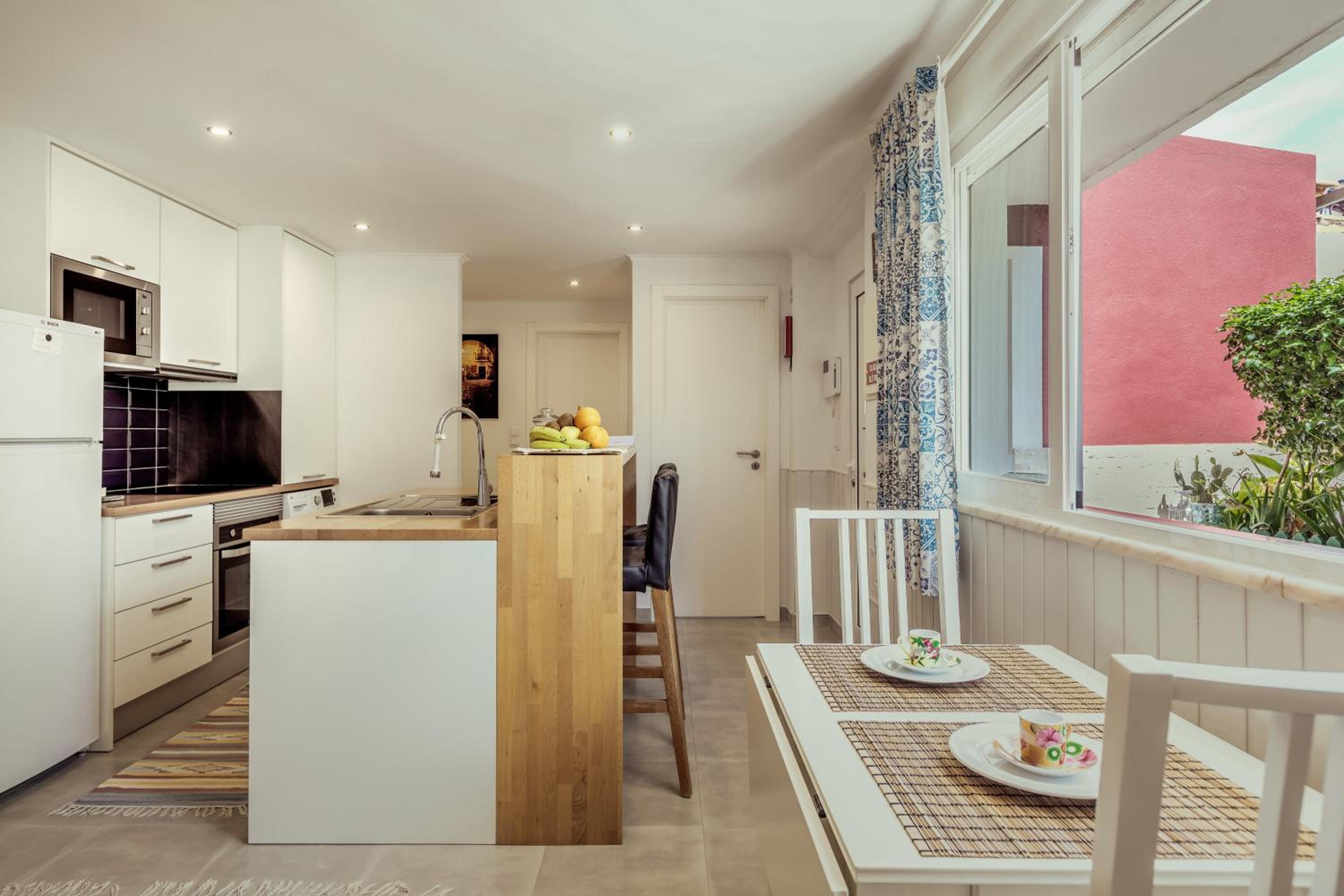 Algés Village Casa 2 by Lisbon-Coast vacation