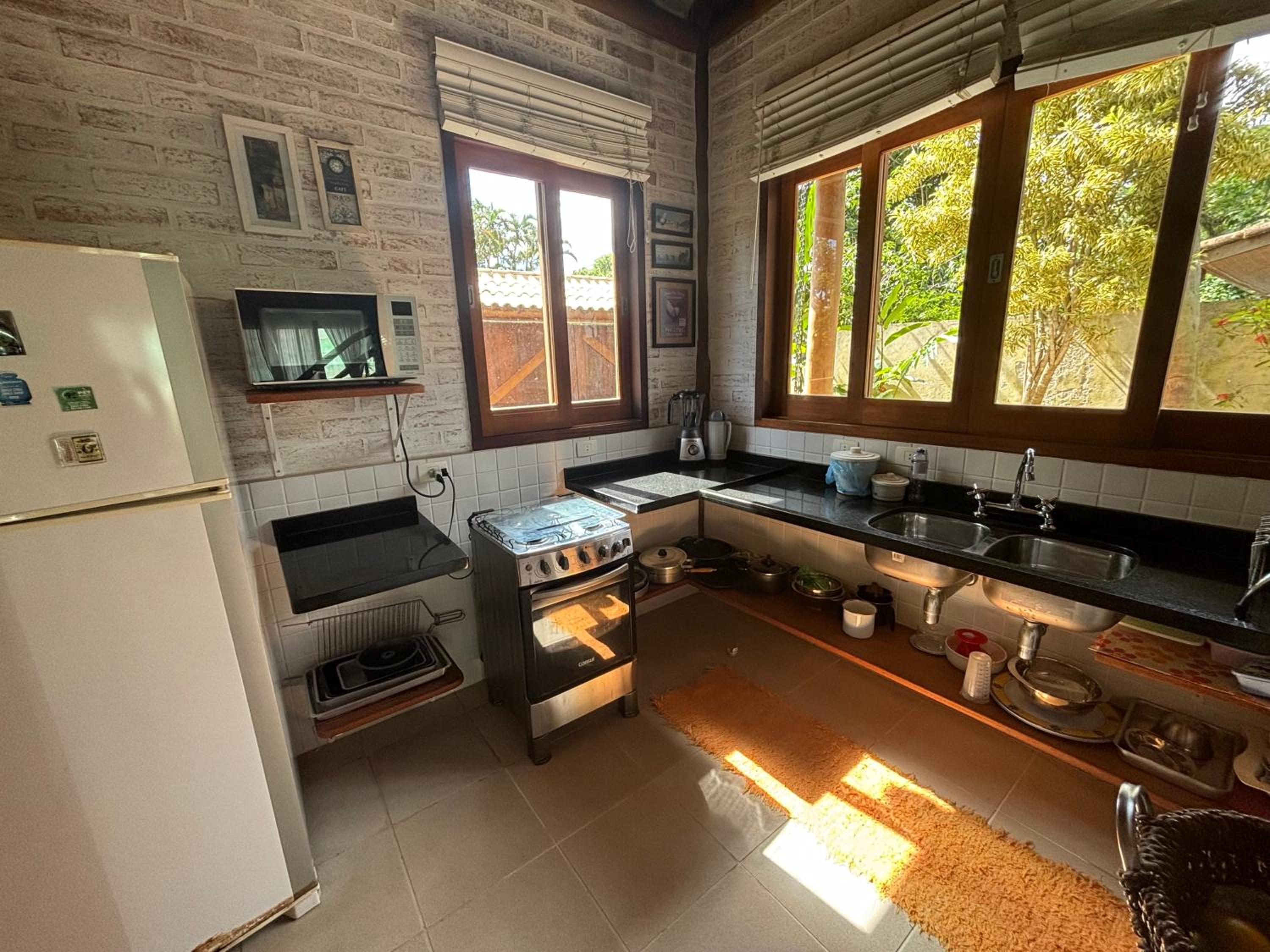Casa com Piscina, Barra do Una.