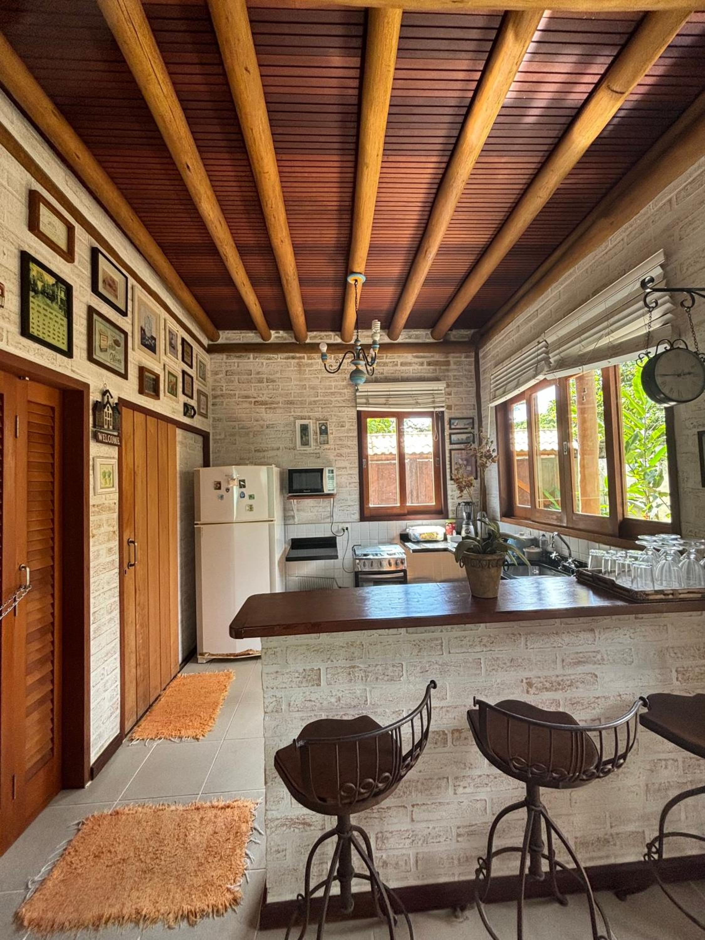 Casa com Piscina, Barra do Una.