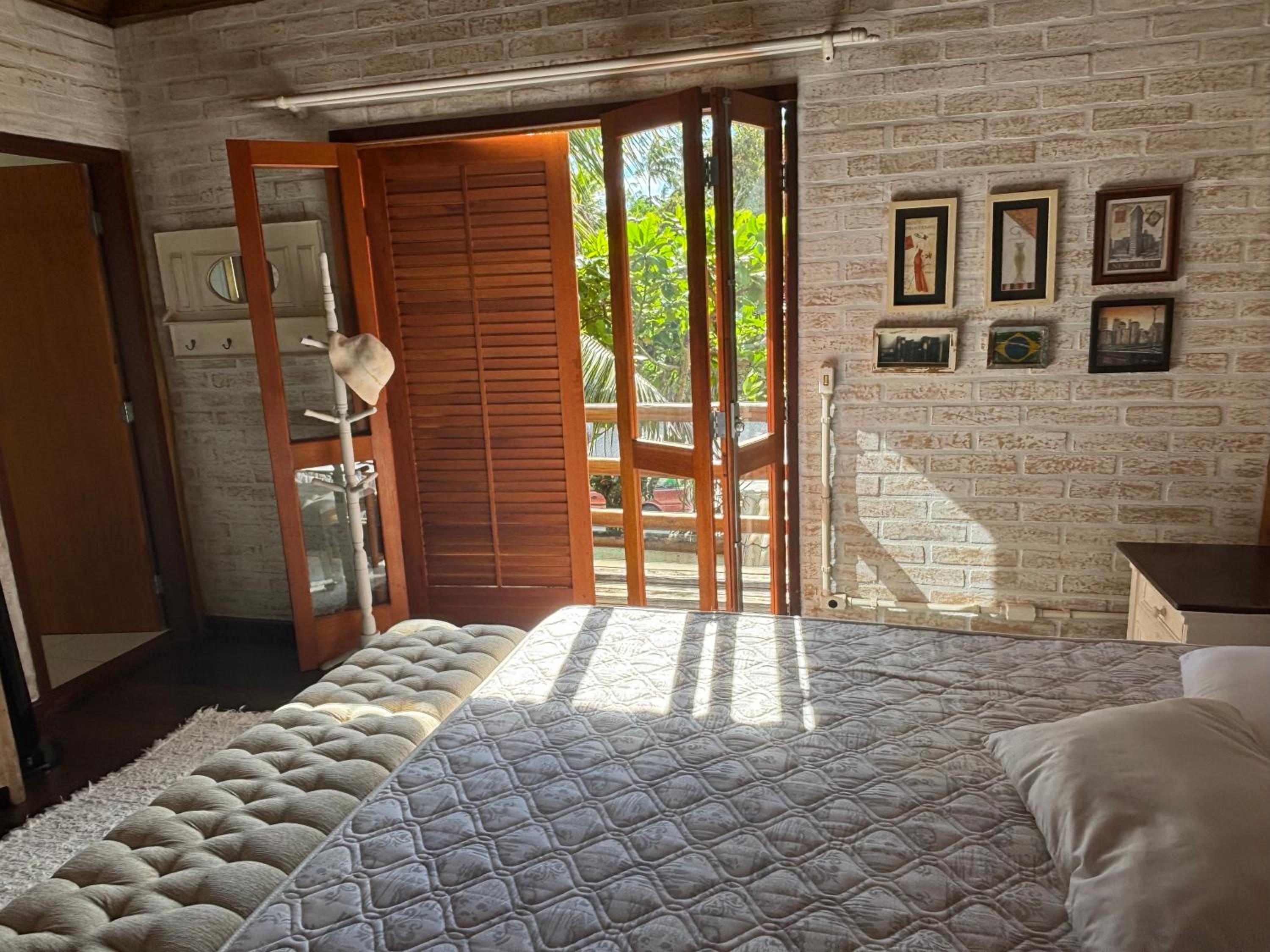 Casa com Piscina, Barra do Una.