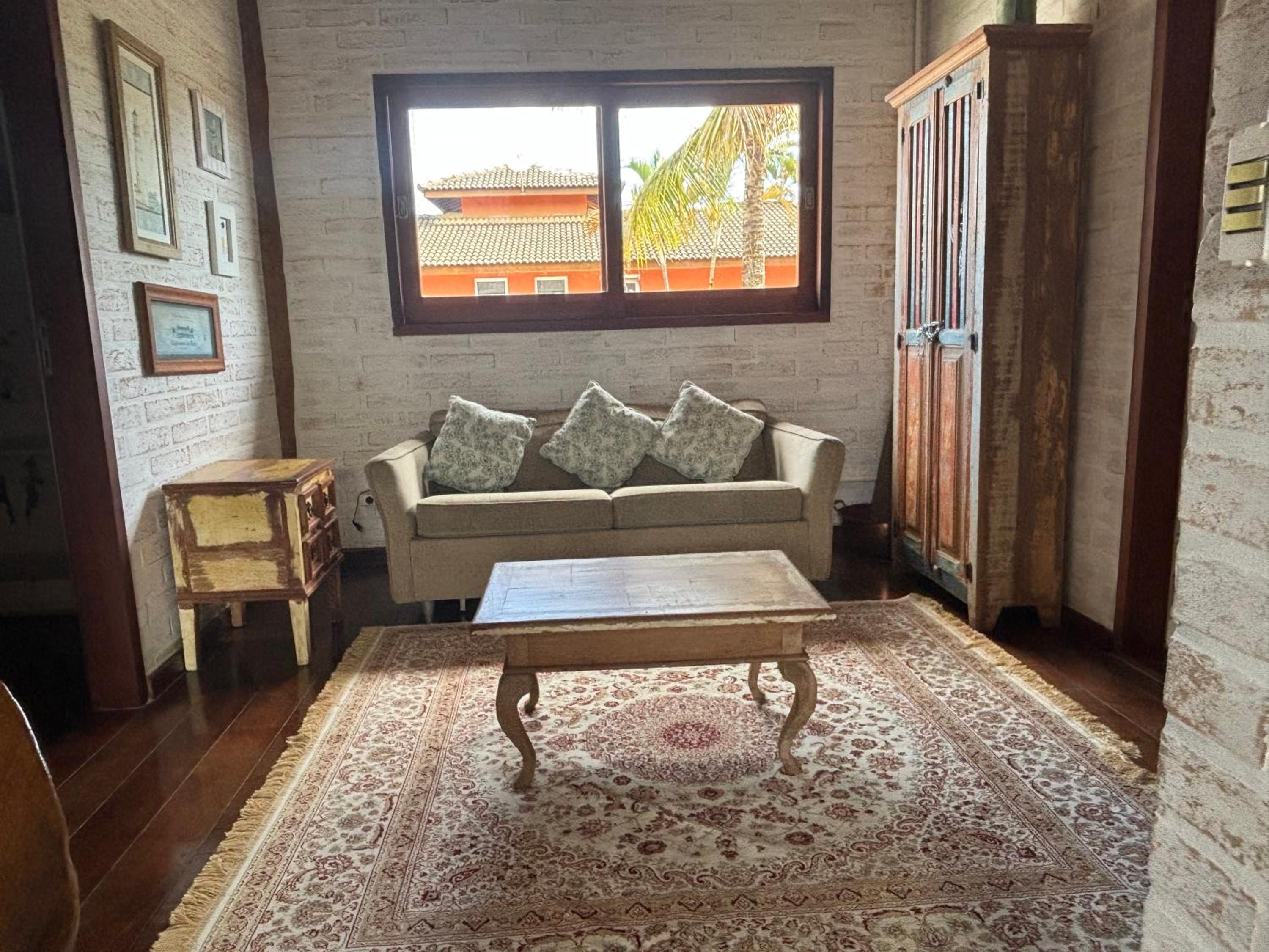 Casa com Piscina, Barra do Una.