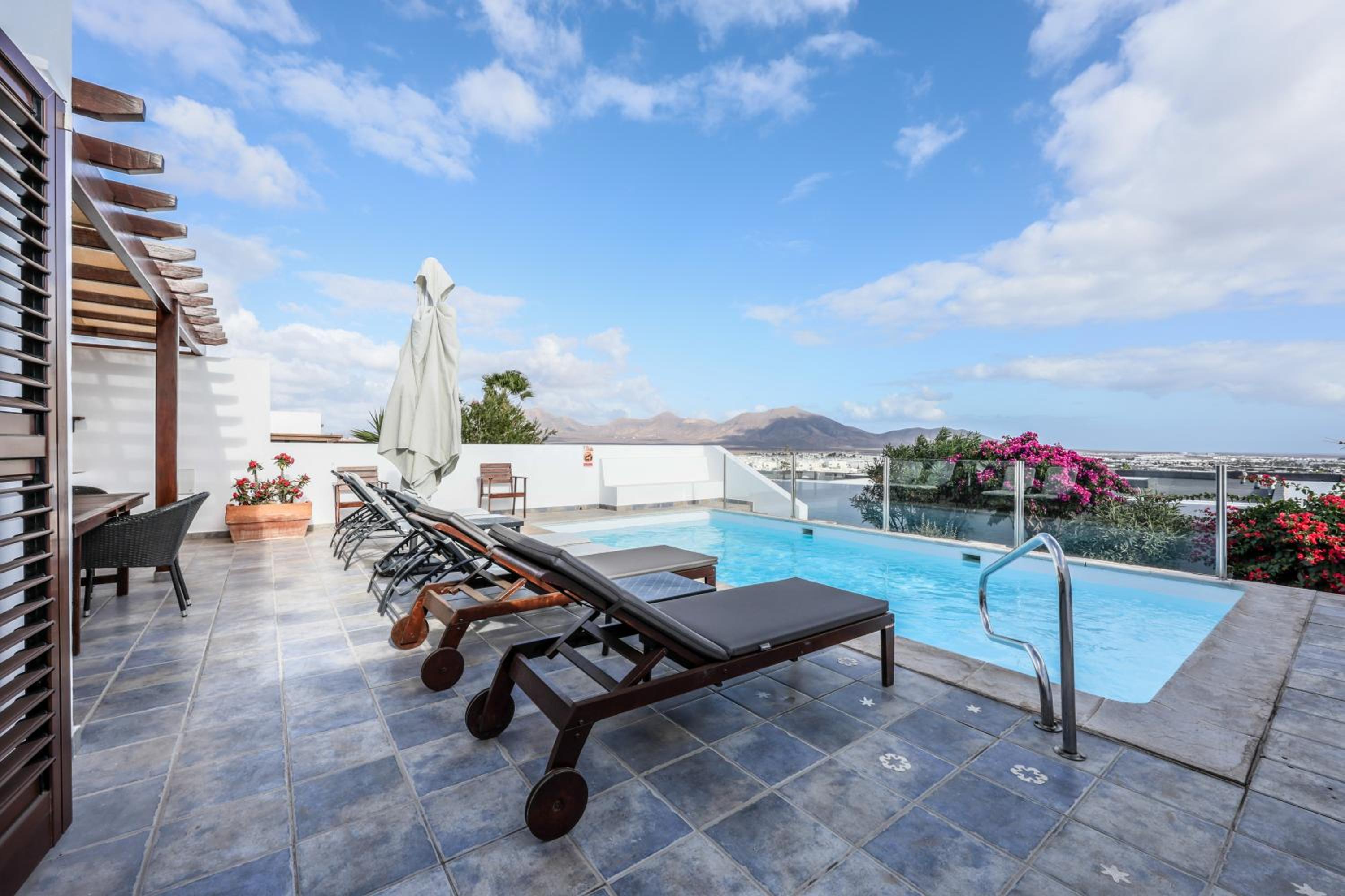 VILLAS LANZAROTE LOS ALTOS by NEW LANZASUITES Villa SERENA
