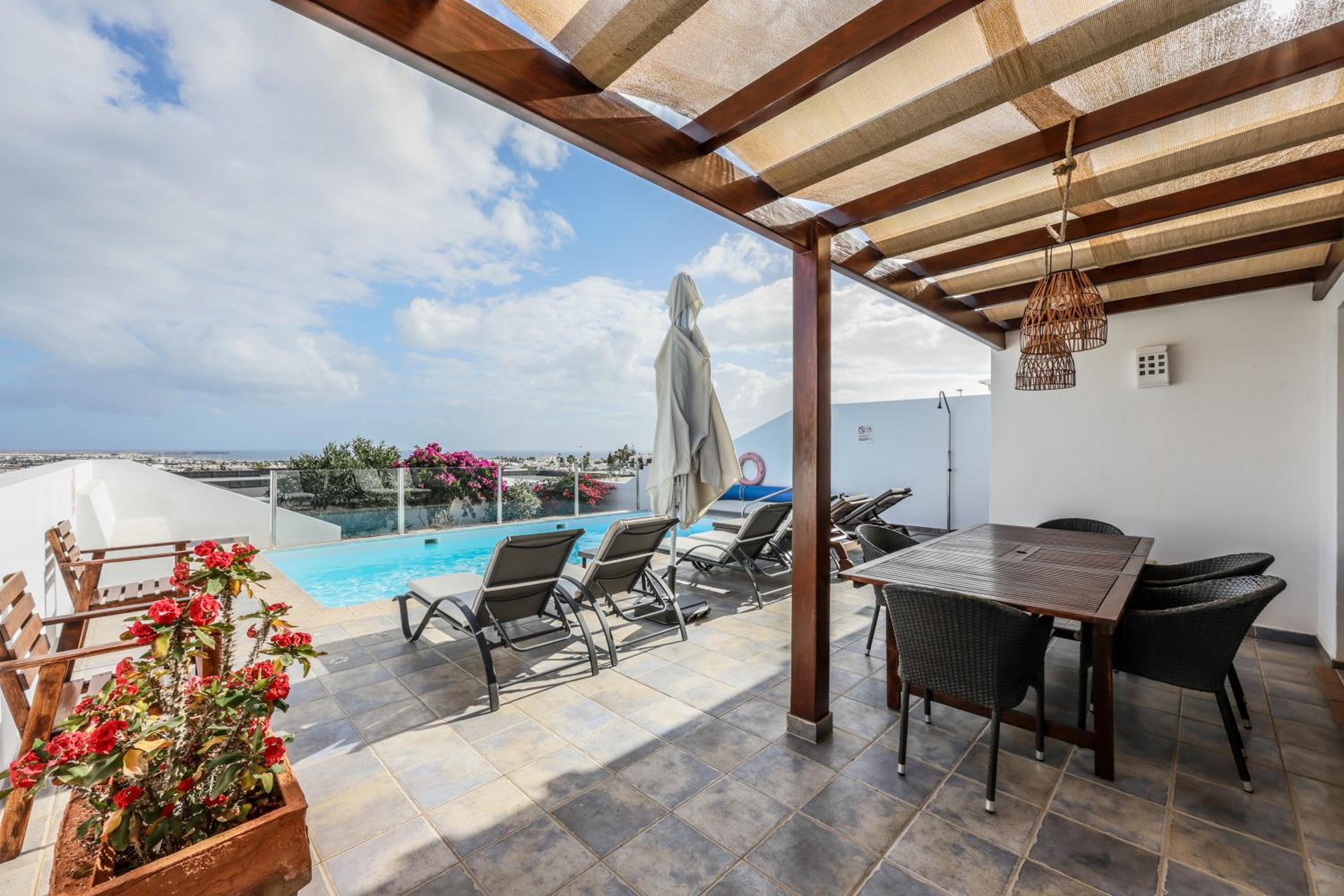 VILLAS LANZAROTE LOS ALTOS by NEW LANZASUITES Villa SERENA