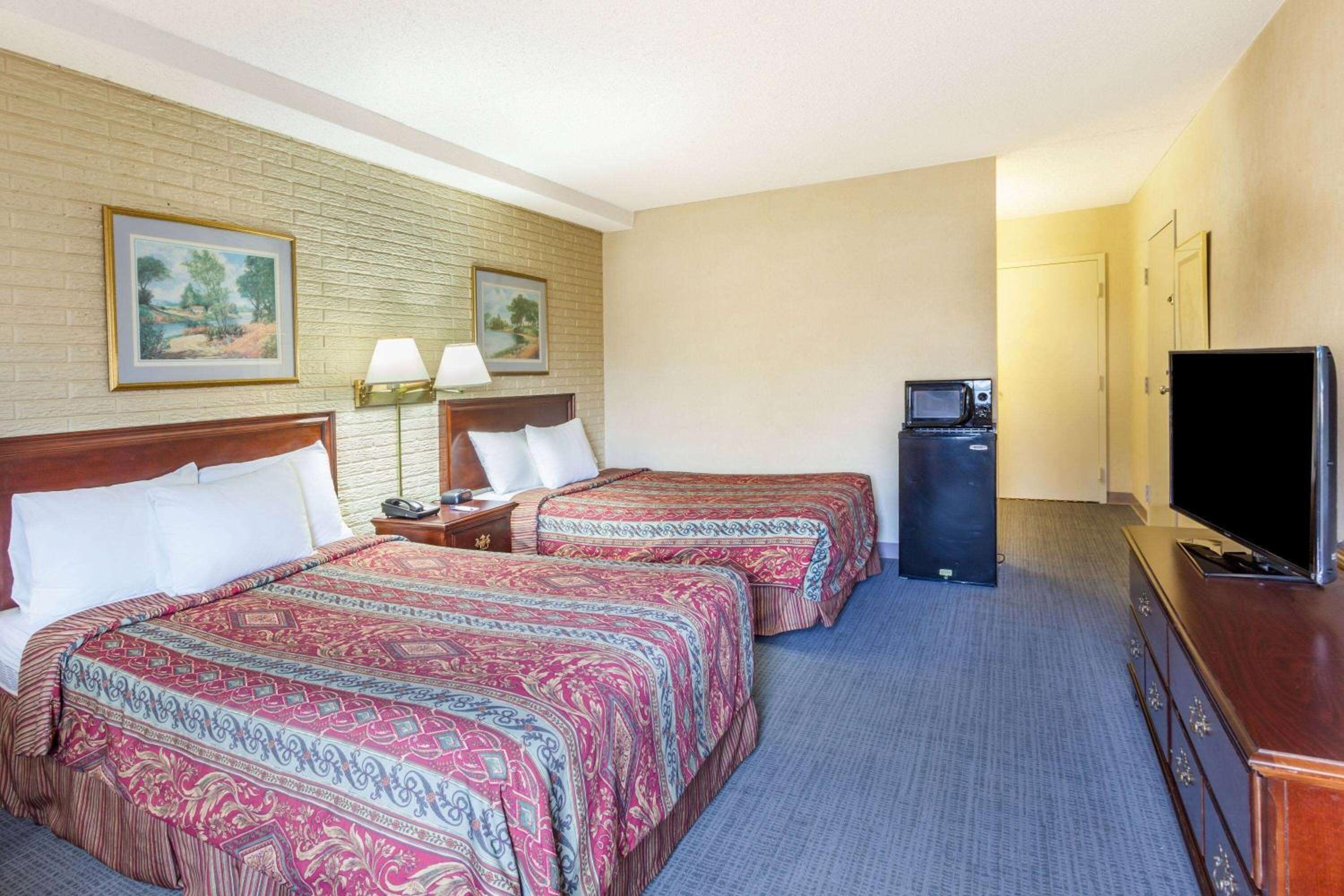 Winchester Vacations - Travelodge by Wyndham Winchester - Property Image 7