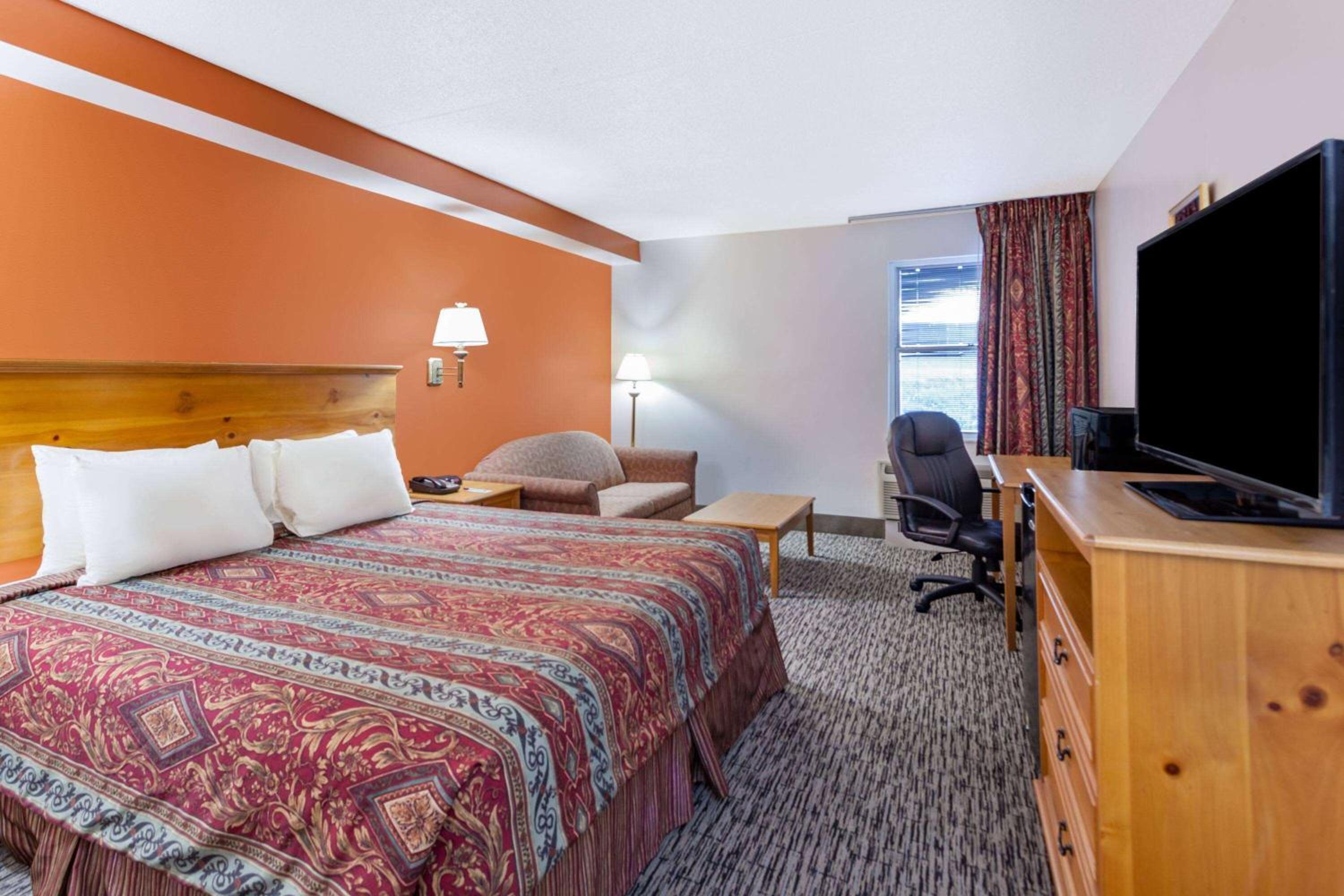 Winchester Vacations - Travelodge by Wyndham Winchester - Property Image 10