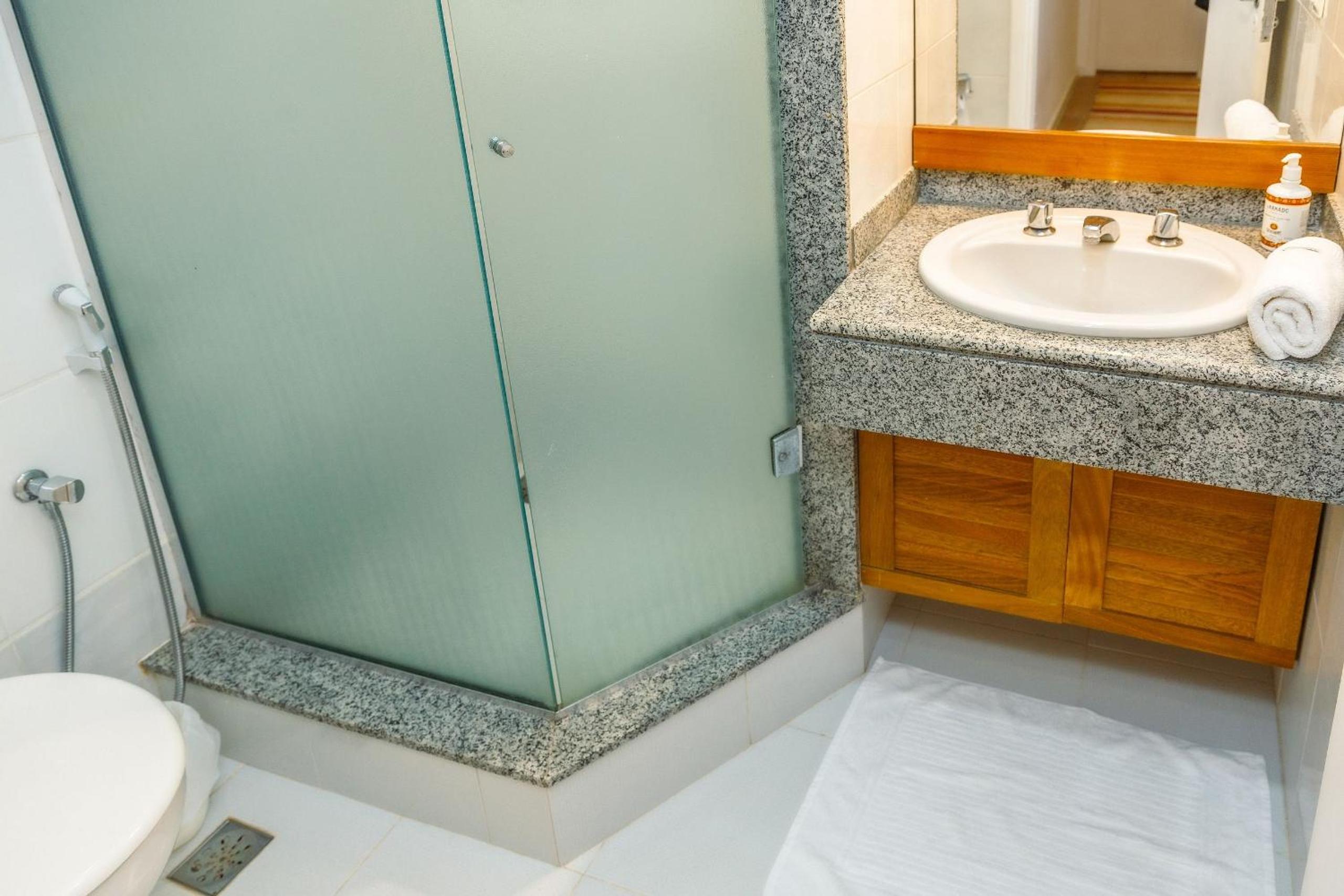 Linda cobertura de 2 quartos a 100 m da Praia