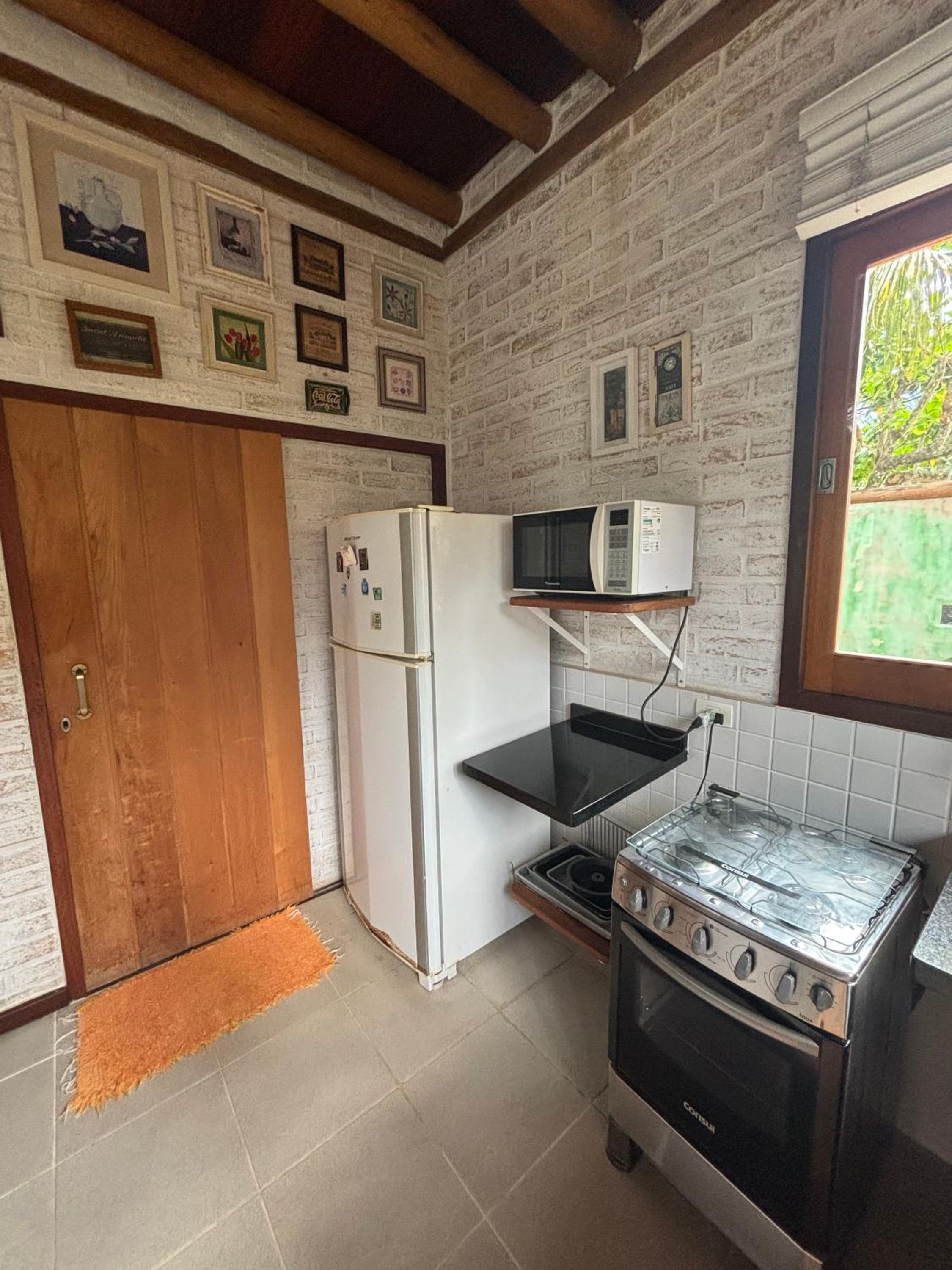 Casa com Piscina, Barra do Una.