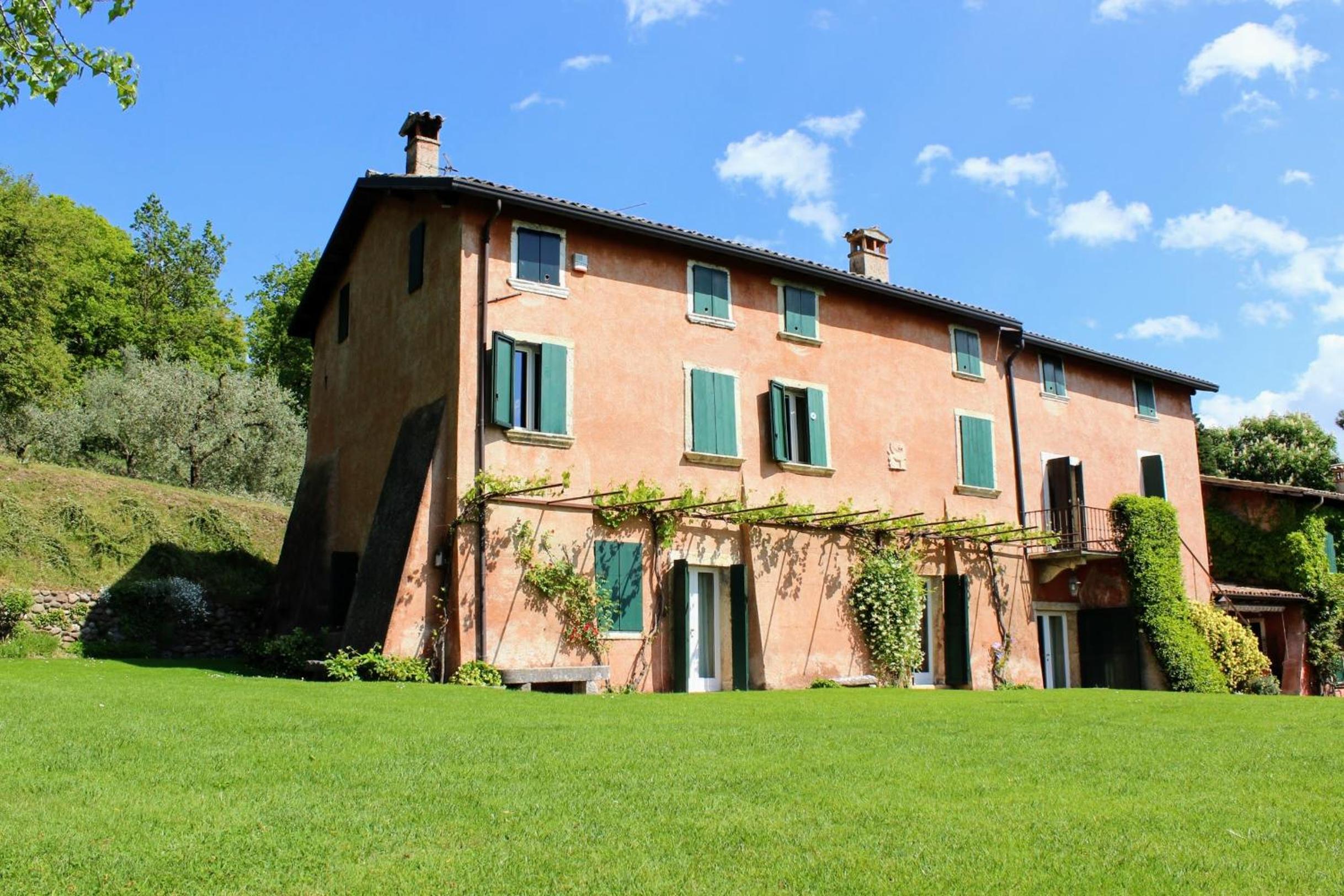 Casa Capitani by VacaVilla view 5