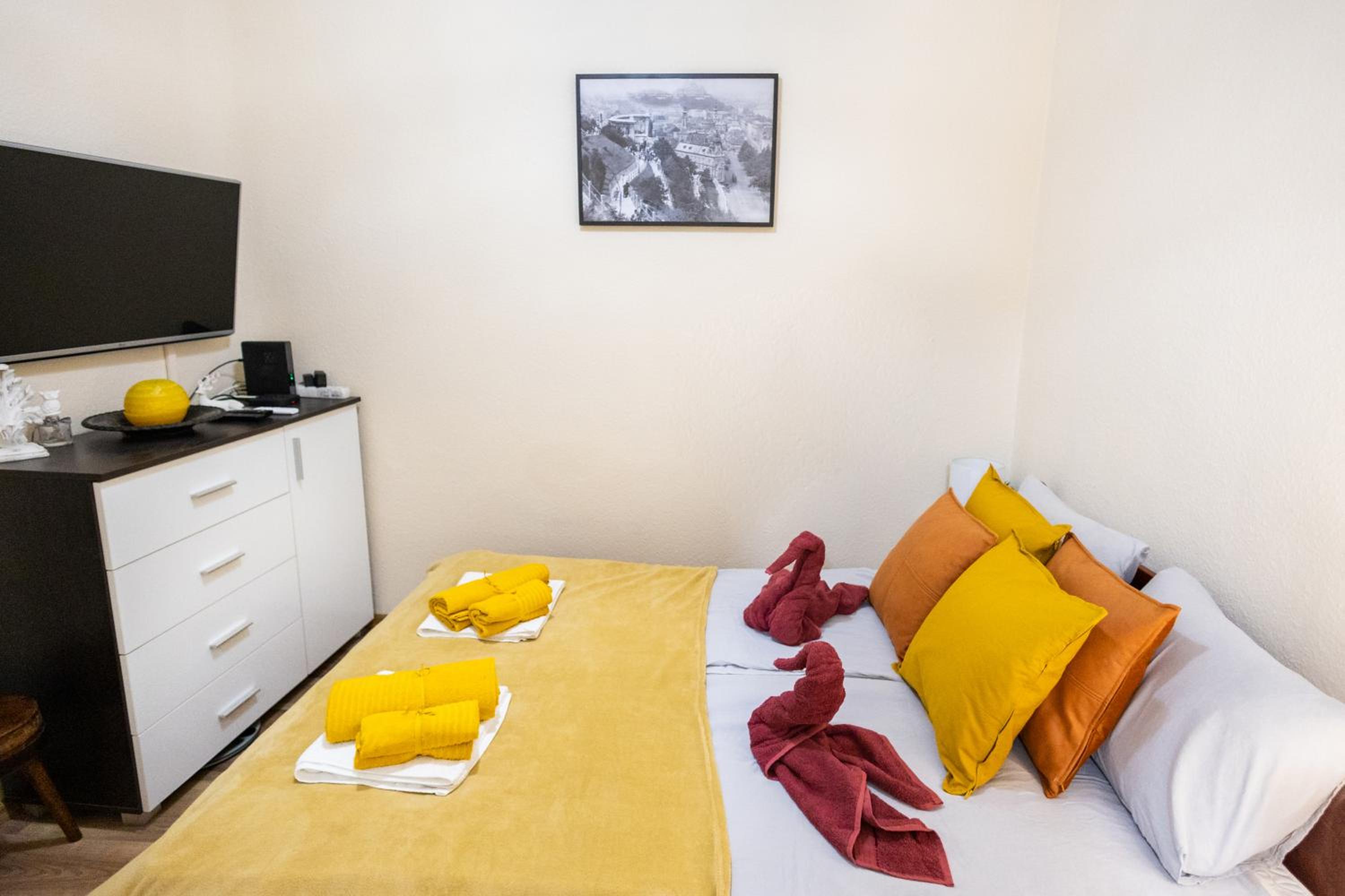 SunHill Apartment next to the Buda Castle view 4