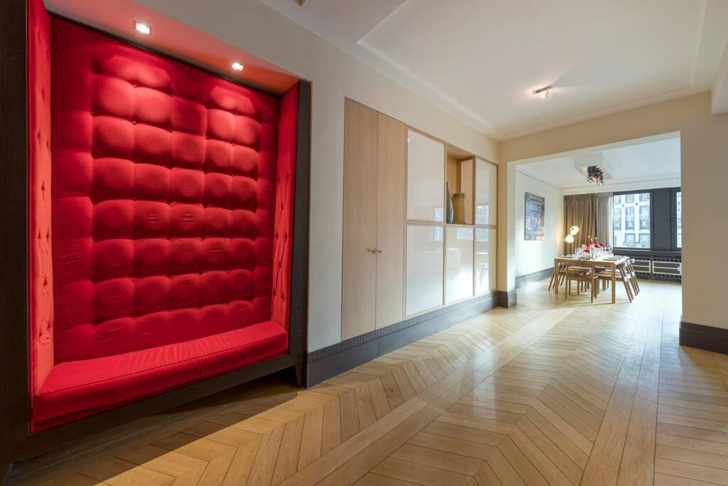 City Luxury: 3BR, Prime Location