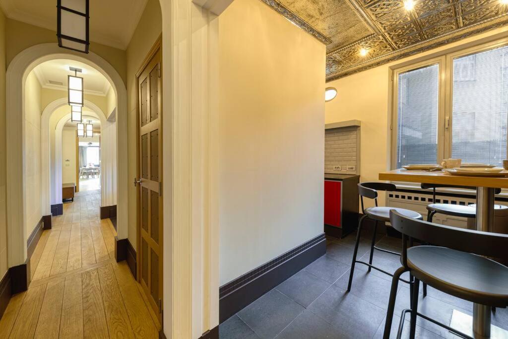 City Luxury: 3BR, Prime Location
