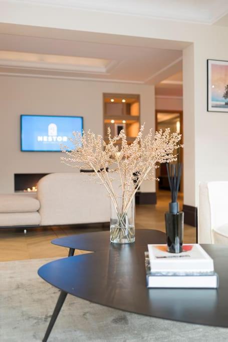 City Luxury: 3BR, Prime Location