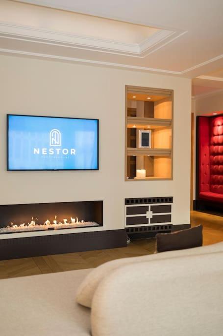 City Luxury: 3BR, Prime Location