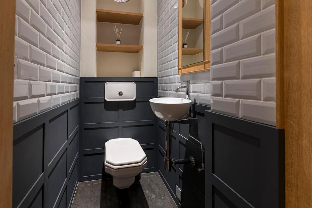 City Luxury: 3BR, Prime Location
