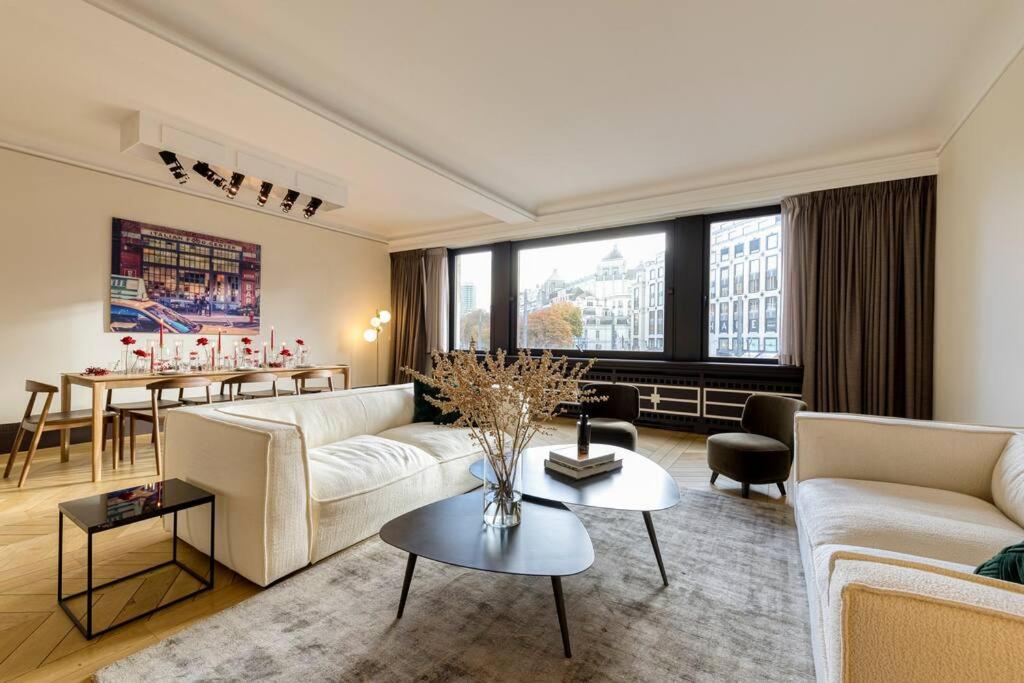 City Luxury: 3BR, Prime Location