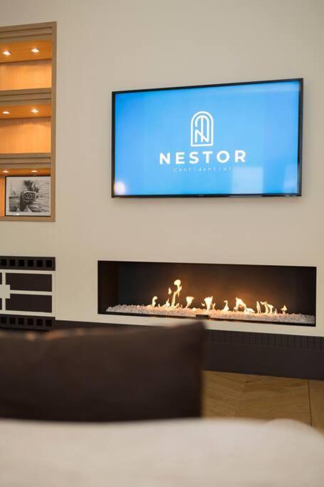 City Luxury: 3BR, Prime Location