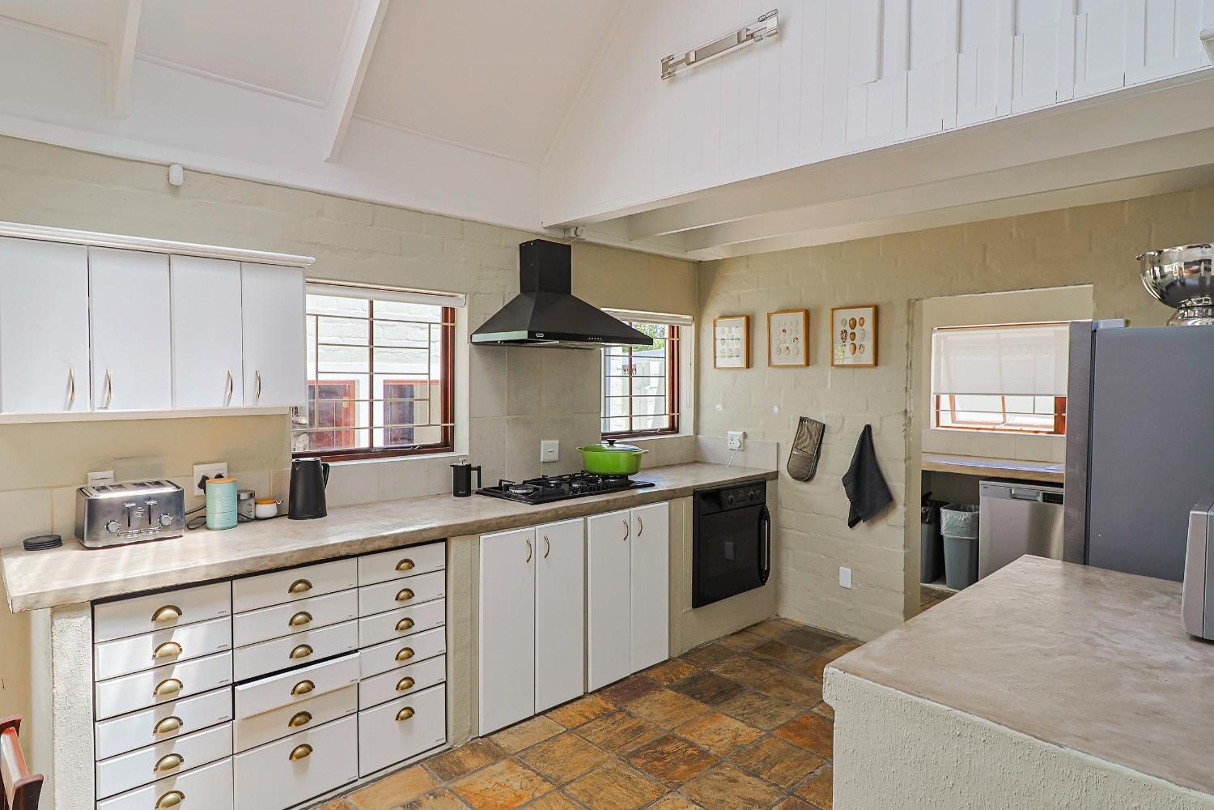 Old Onrus Family home all ensuite view 5