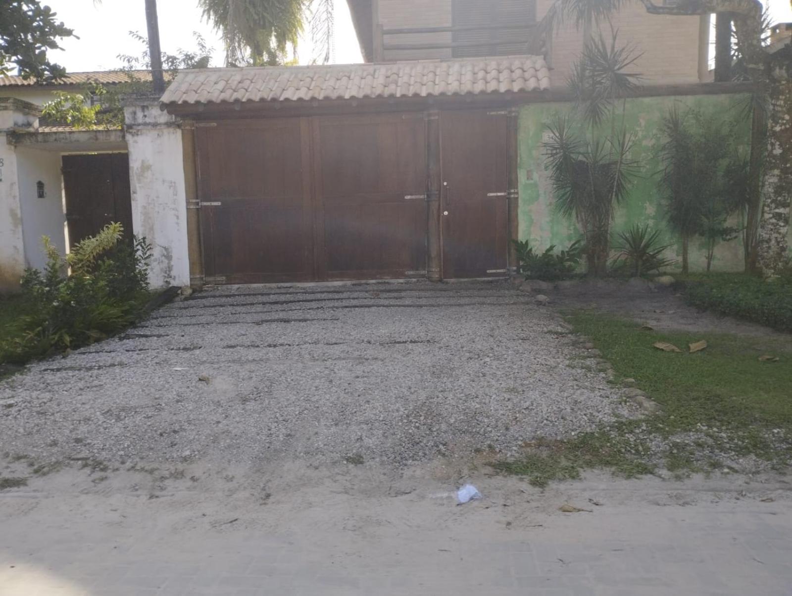 Casa com Piscina, Barra do Una.