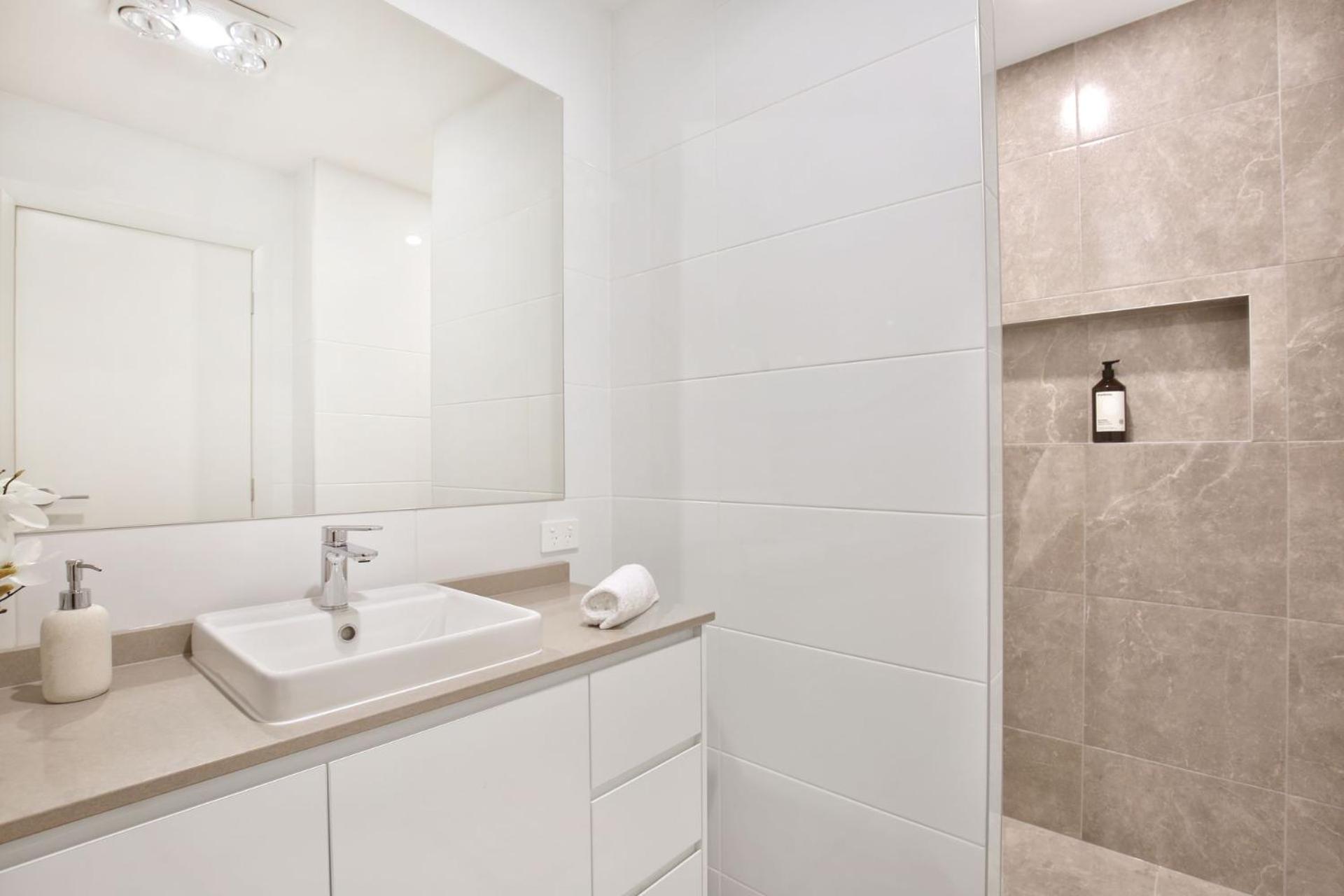 The Coast Beach - Pet Friendly - 2 Mins Walk to Bay