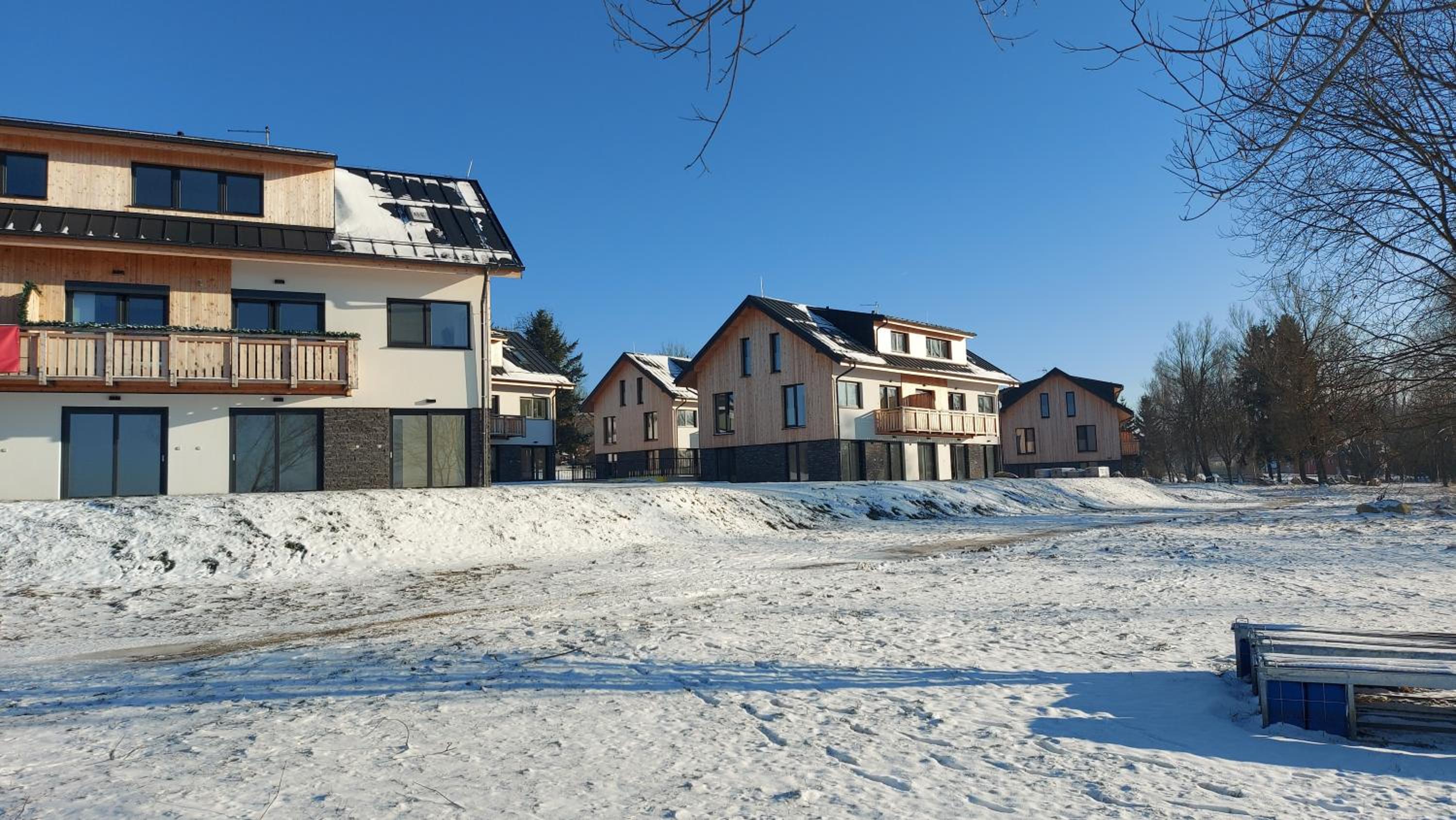 Lipno Apartments BERGMAX, Ski Areál Lipno 16min dojezd - Resort Malé Lipno s terasou a zahrádkou, parking free