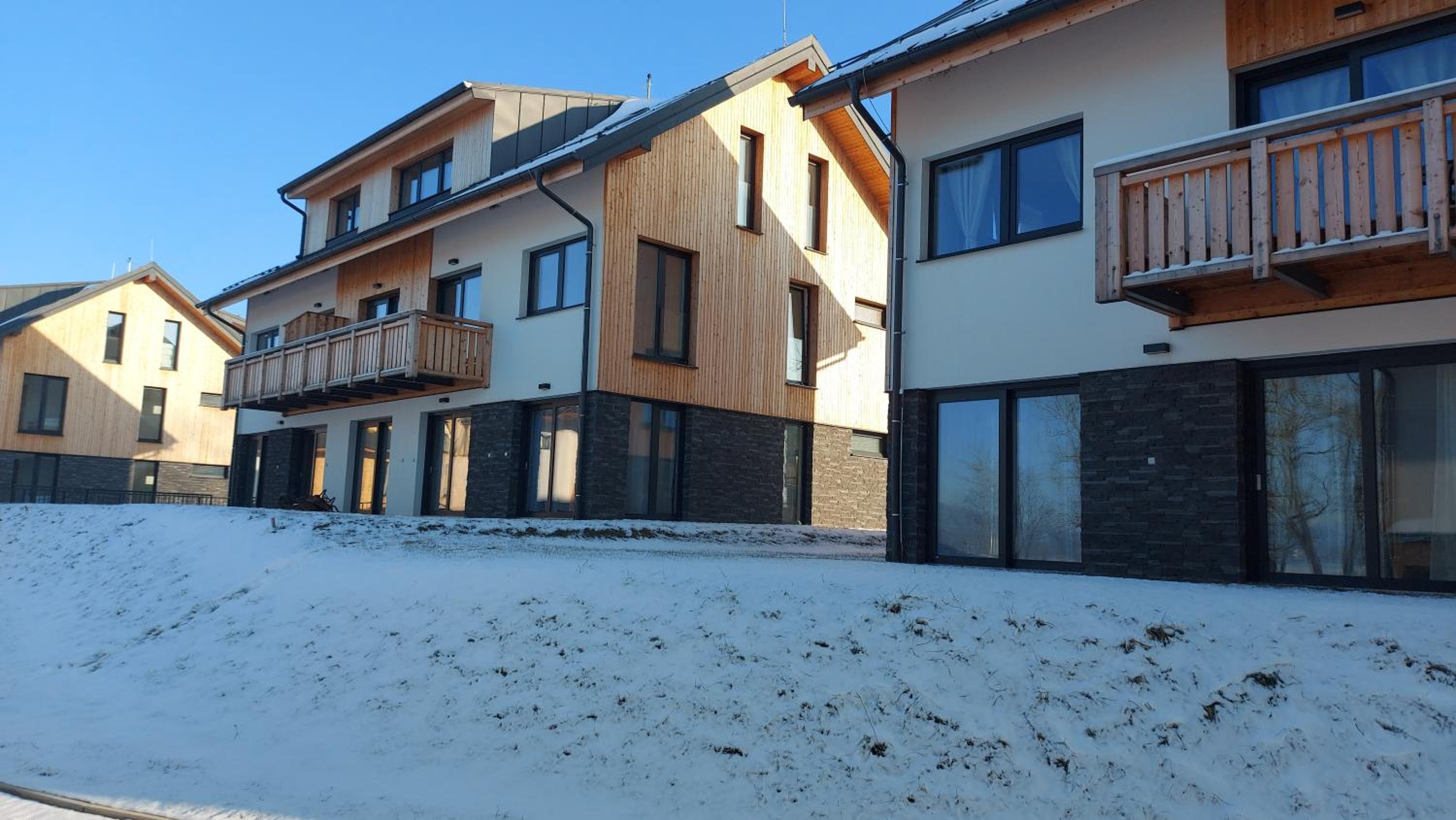 Lipno Apartments BERGMAX, Ski Areál Lipno 16min dojezd - Resort Malé Lipno s terasou a zahrádkou, parking free
