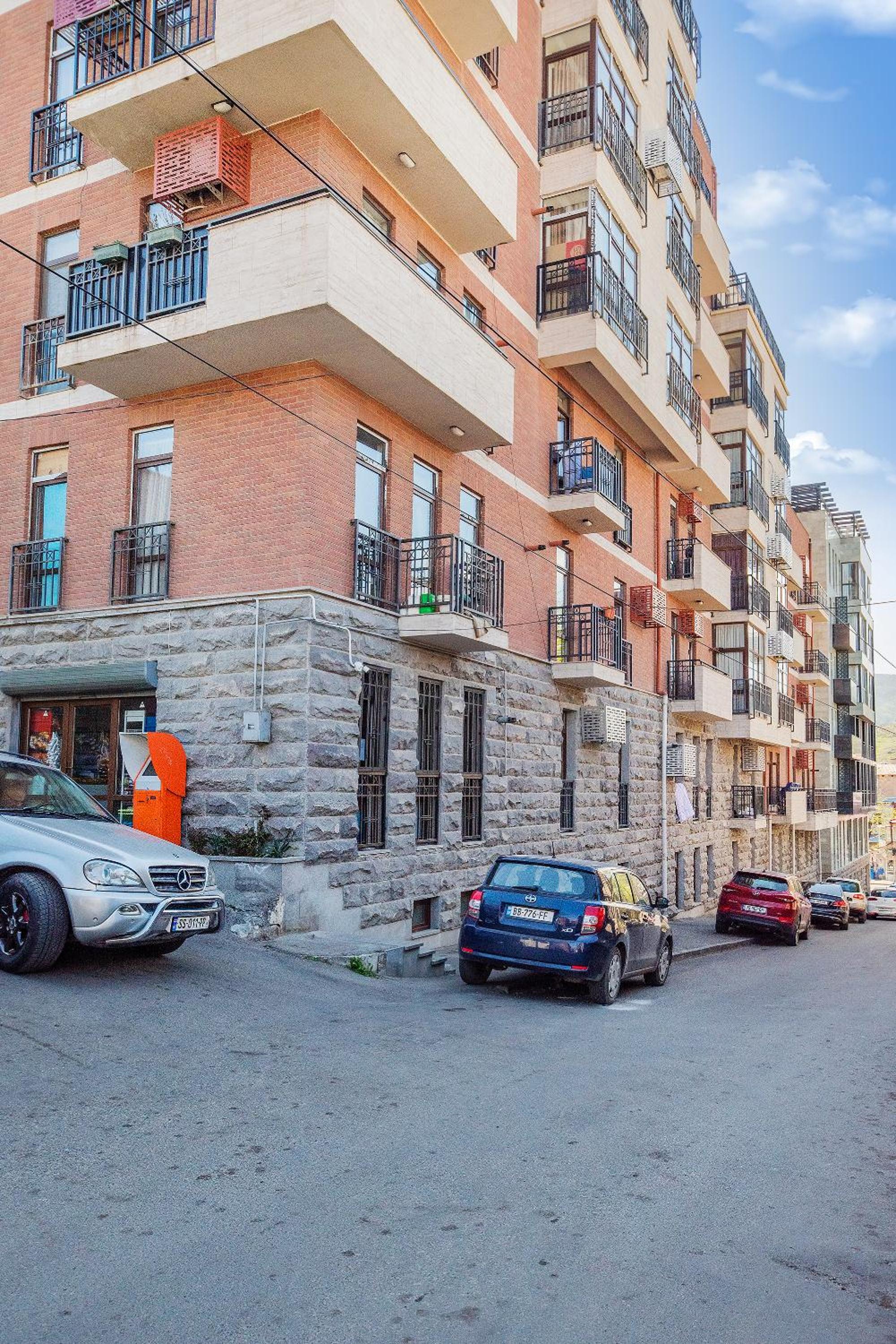 HB apartments Queen Ketevan view 3