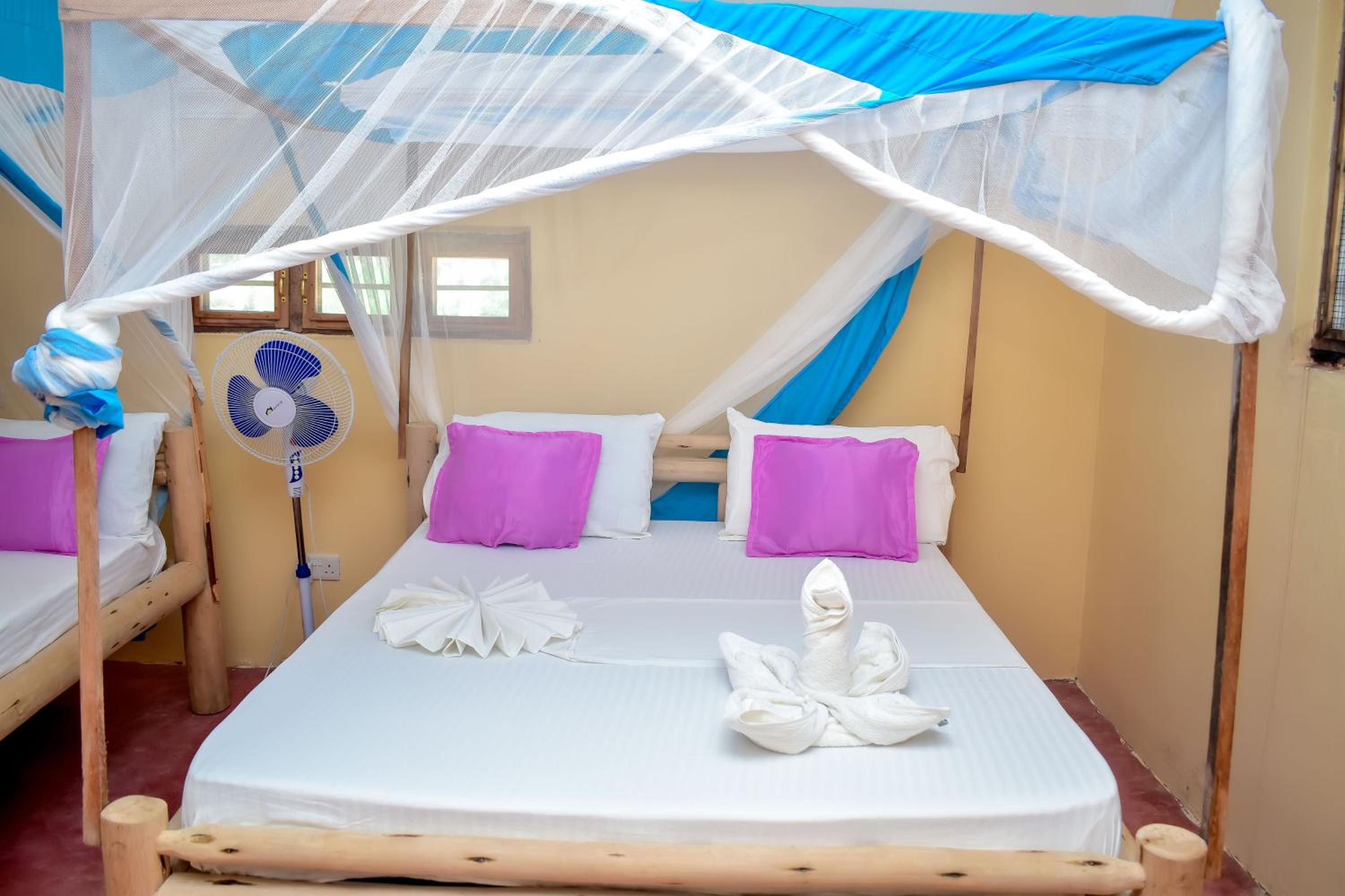 Blue Earth Beach Bungalow view 5