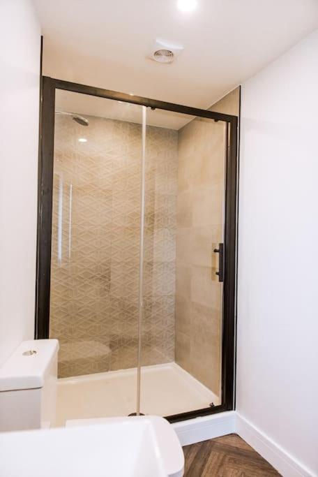 Modern 1-Bed Studio 3D Close to Royal Infirmary & DMU view 2