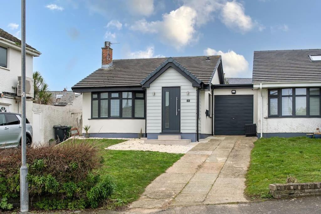 Fully refurbished holiday cottage in Rhosneigr view 3