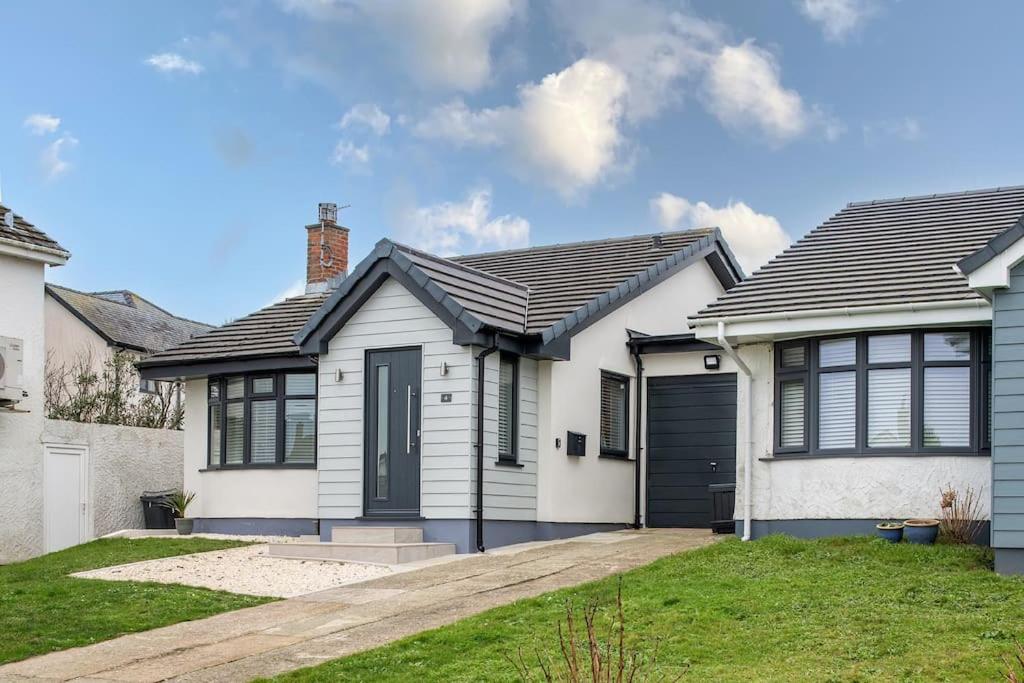 Fully refurbished holiday cottage in Rhosneigr view 4
