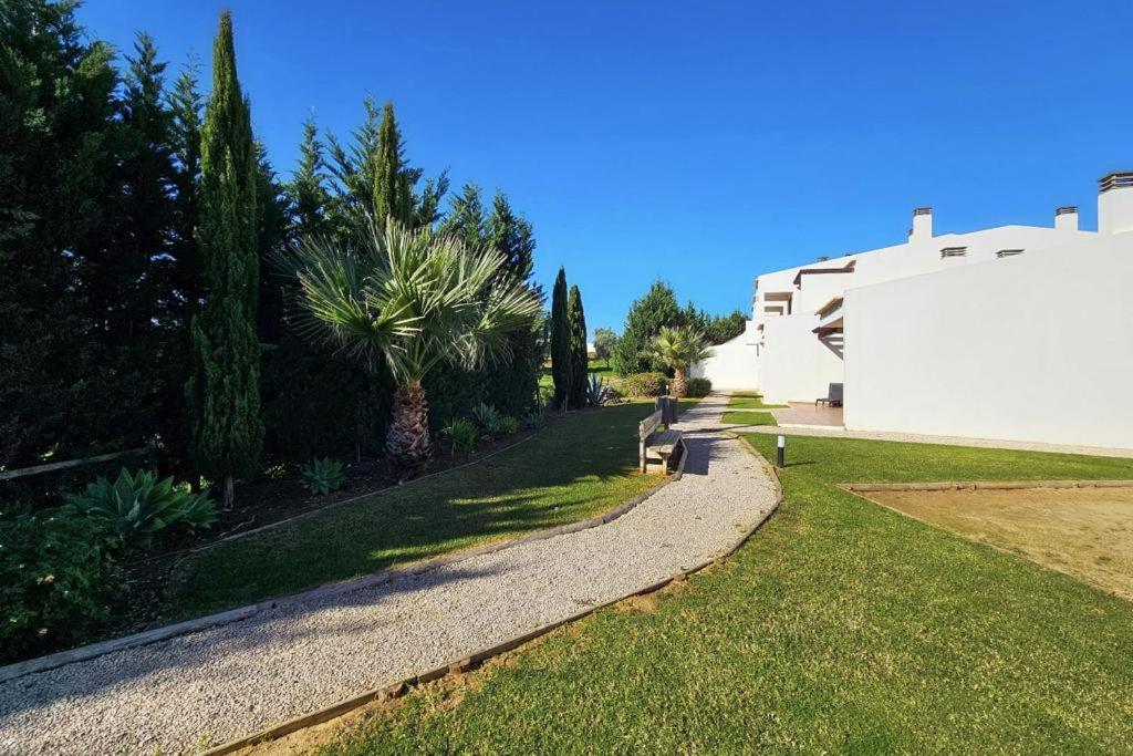 Jaqueline Beach and Golf House view 4