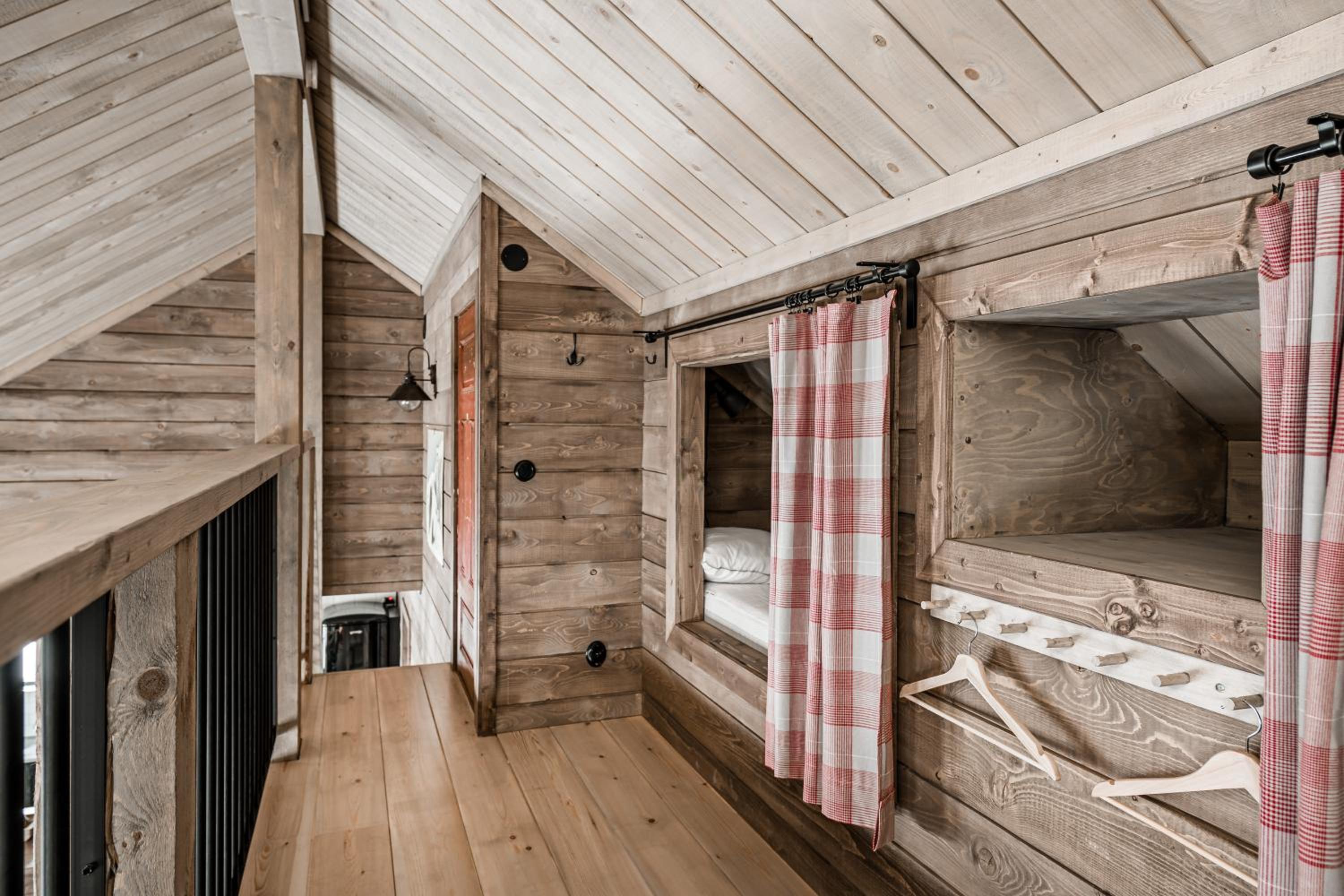 Luxurious cottage with sauna overlooking mountains
