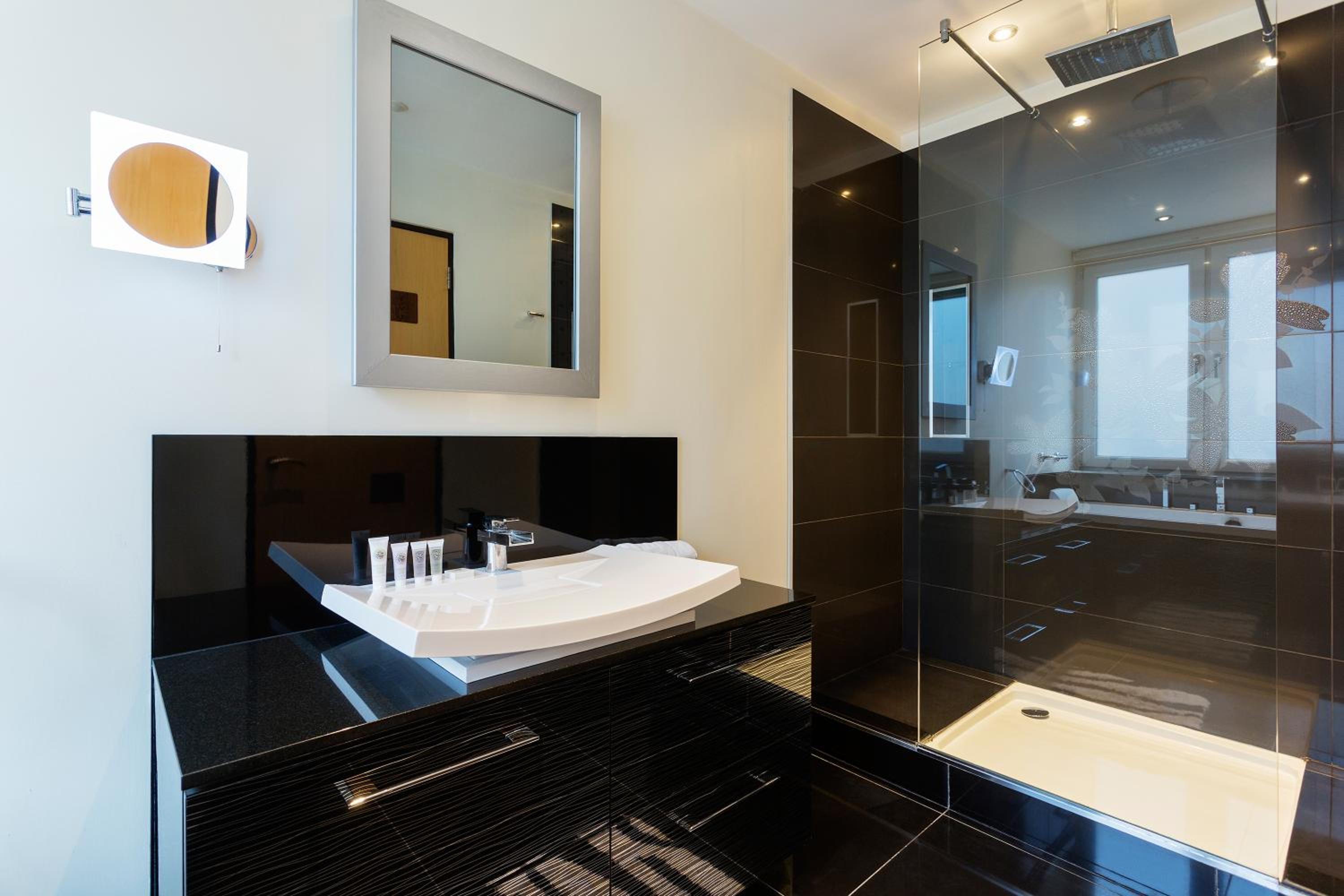 Veeve - Hyde Park Heights