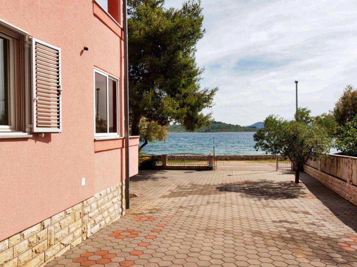 Stefani in Vodice - Nord-Dalmatien view 2